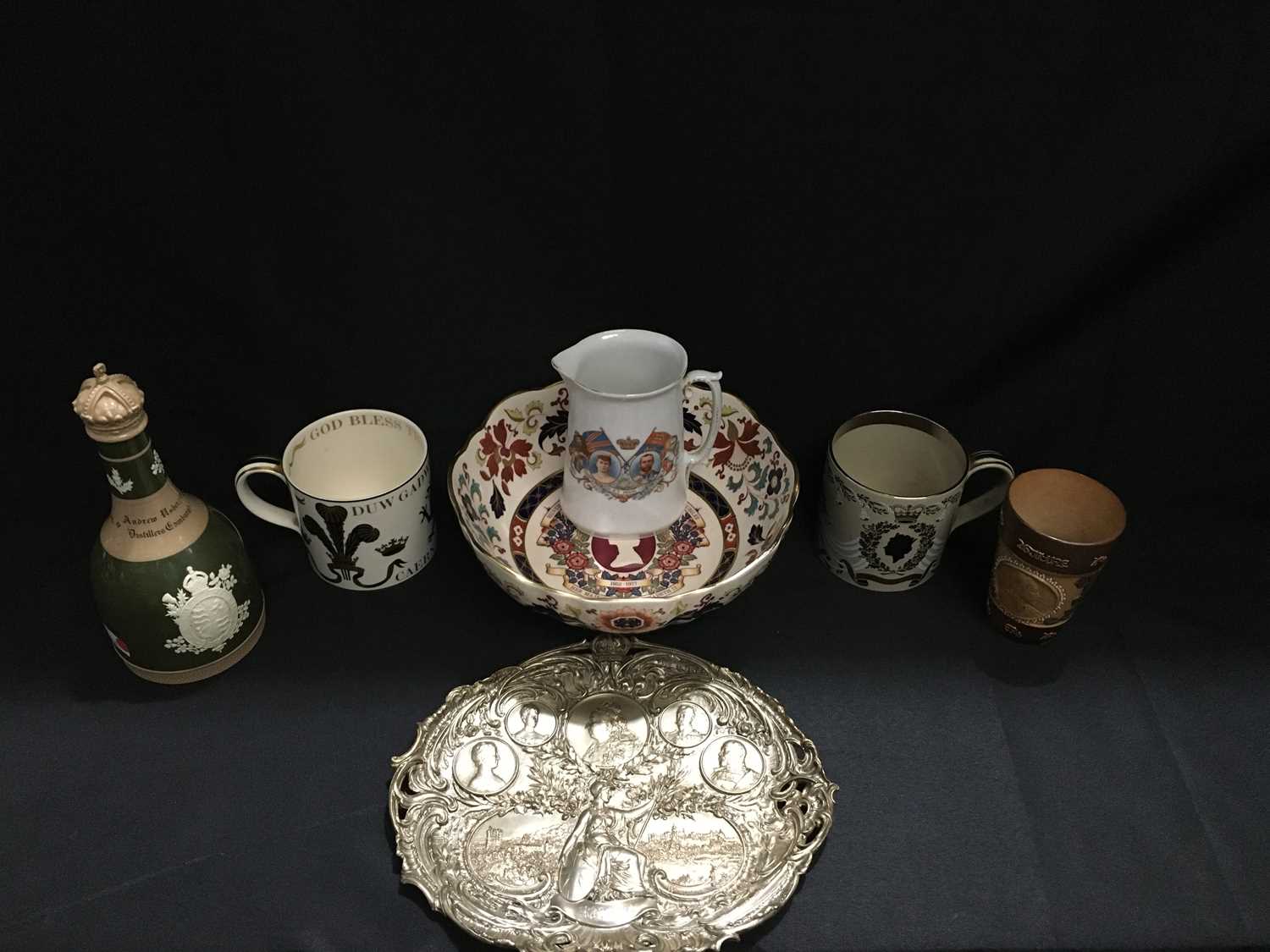 A GROUP OF ROYAL COMMEMORATIVE WARES