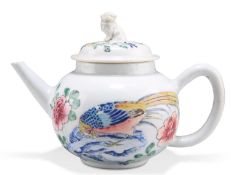 A CHINESE PORCELAIN TEAPOT, 18TH CENTURY