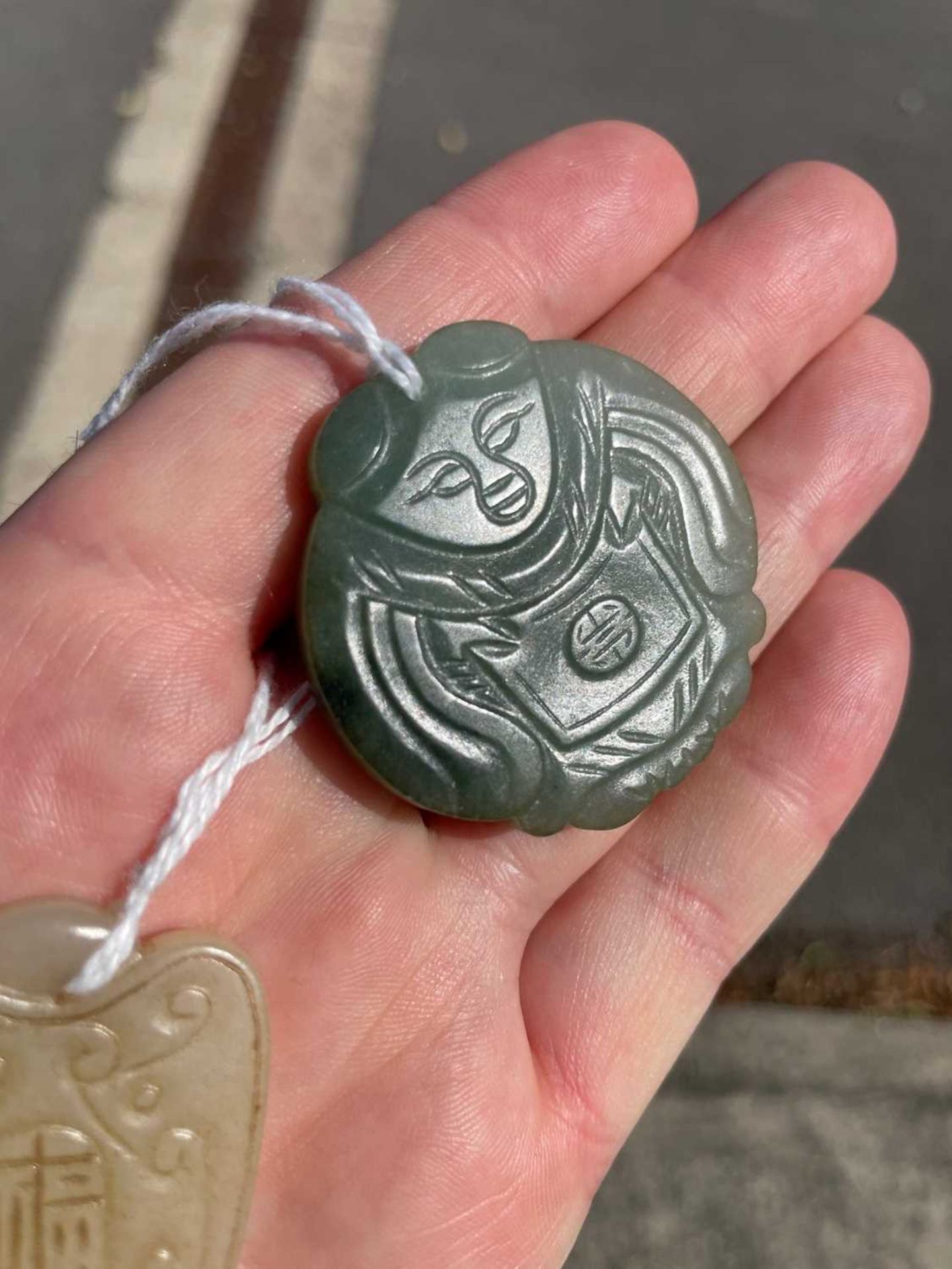 TWO JADE PENDANT PLAQUES - Bild 5 aus 8