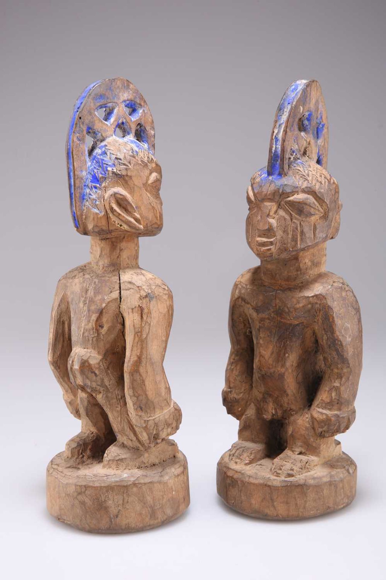 A PAIR OF NIGERIAN YORUBA 'ERE IBEJI' TWIN MALE CARVED WOODEN FIGURES, EARLY 20TH CENTURY - Image 2 of 2