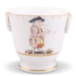 A 19TH CENTURY PORCELAIN SMALL CACHE-POT