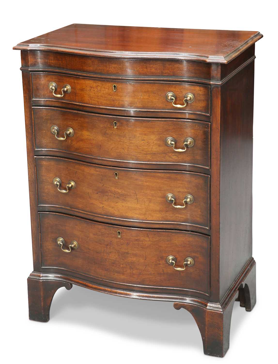 A GEORGE III STYLE MAHOGANY SERPENTINE BACHELOR’S CHEST, EARLY 20TH CENTURY, - Image 2 of 2