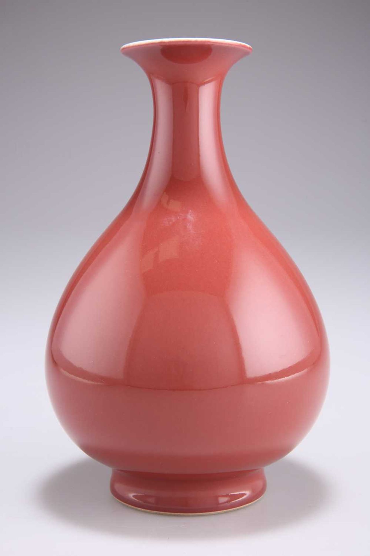 A COPPER-RED GLAZED PEAR-SHAPED VASE, YUHUCHUNPING - Image 2 of 3