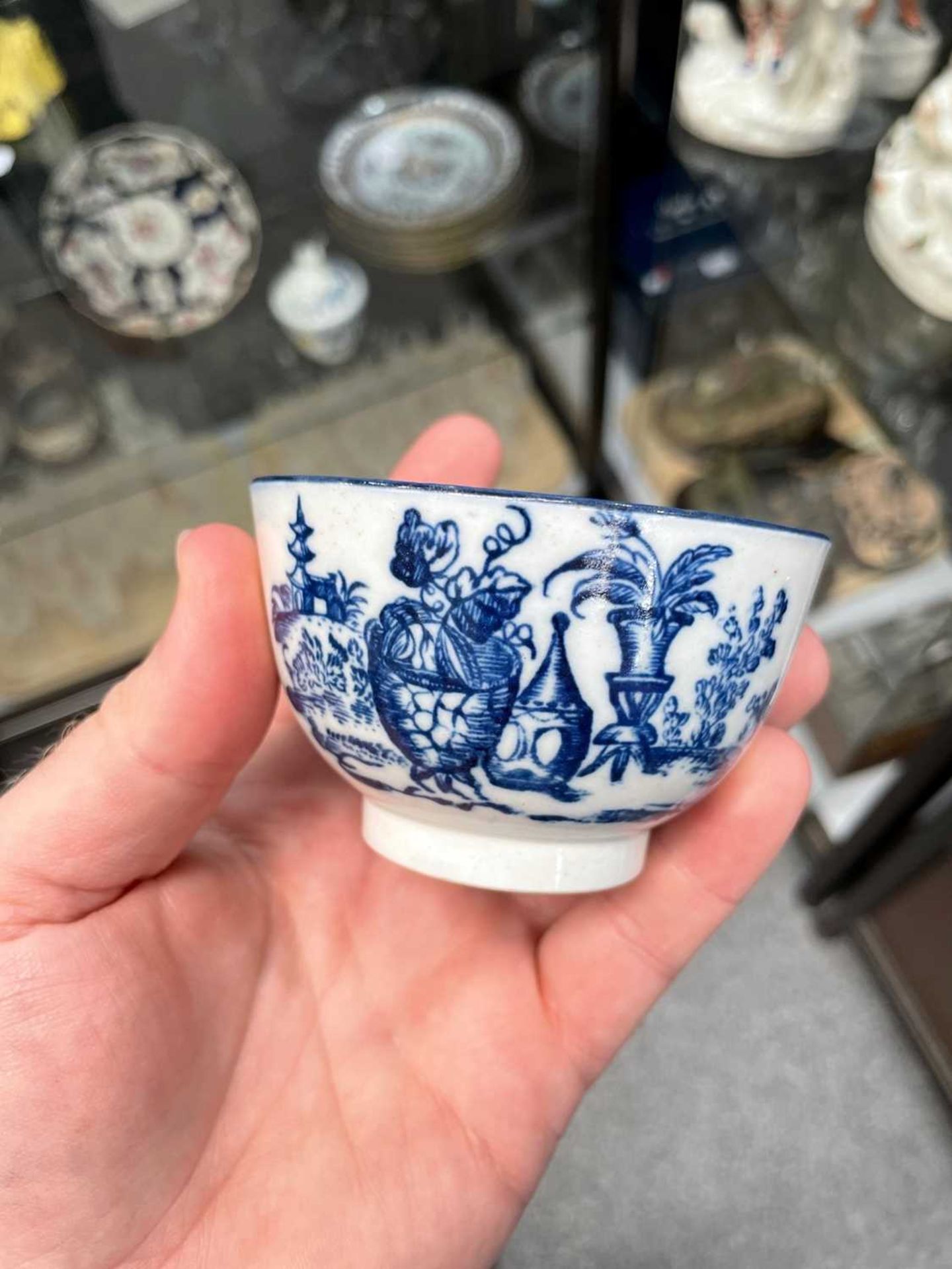 A GROUP OF 18TH CENTURY PORCELAIN - Image 14 of 14