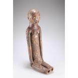 A SEATED TERRACOTTA KOUYOU / KUYU FIGURE (DEMOCRATIC REPUBLIC OF CONGO)