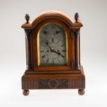 A LATE VICTORIAN OAK STRIKING TABLE CLOCK, CIRCA 1890