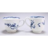 TWO 18TH CENTURY WORCESTER BLUE AND WHITE CUPS