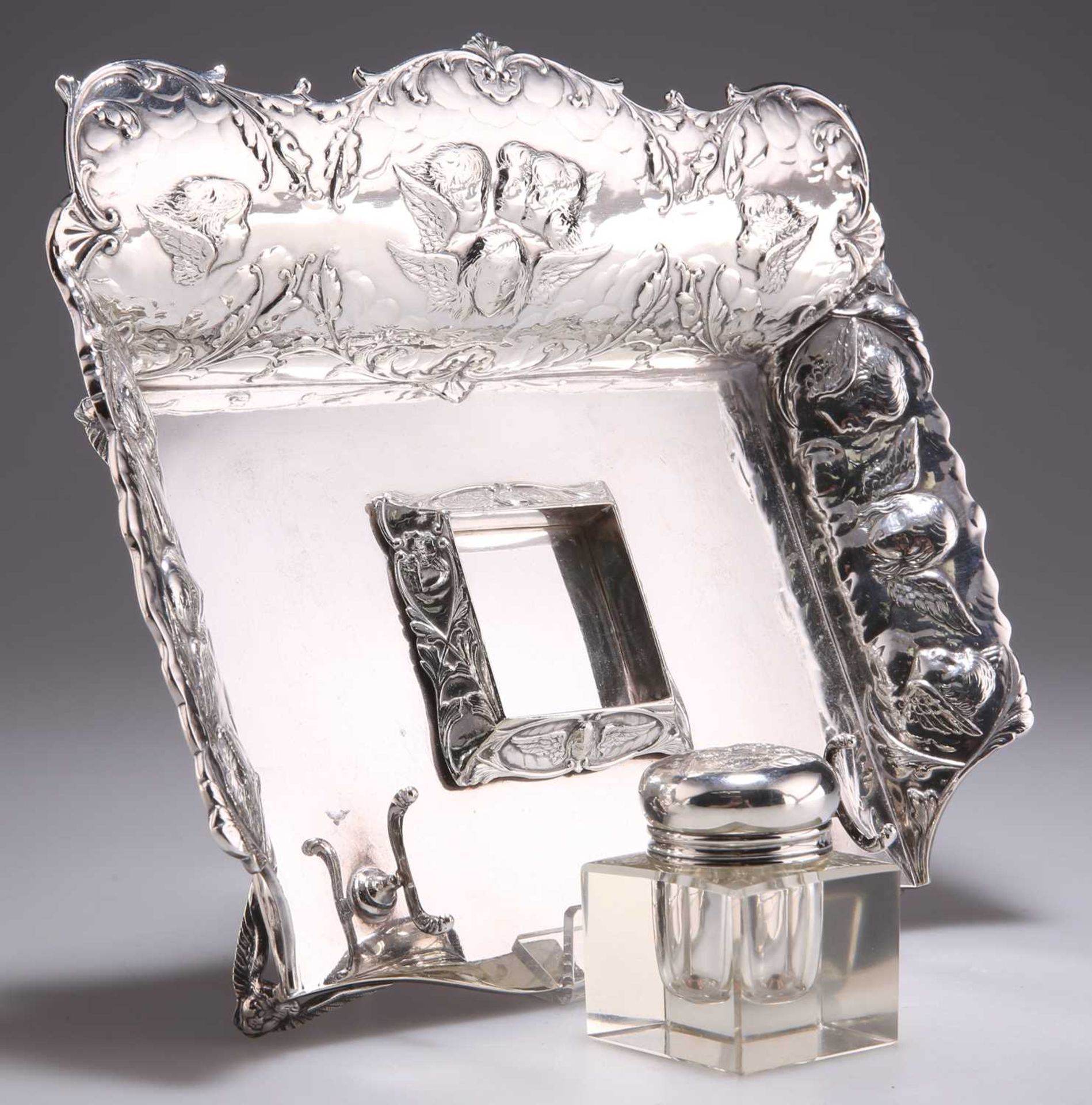 A LATE VICTORIAN SILVER INKSTAND - Image 3 of 4