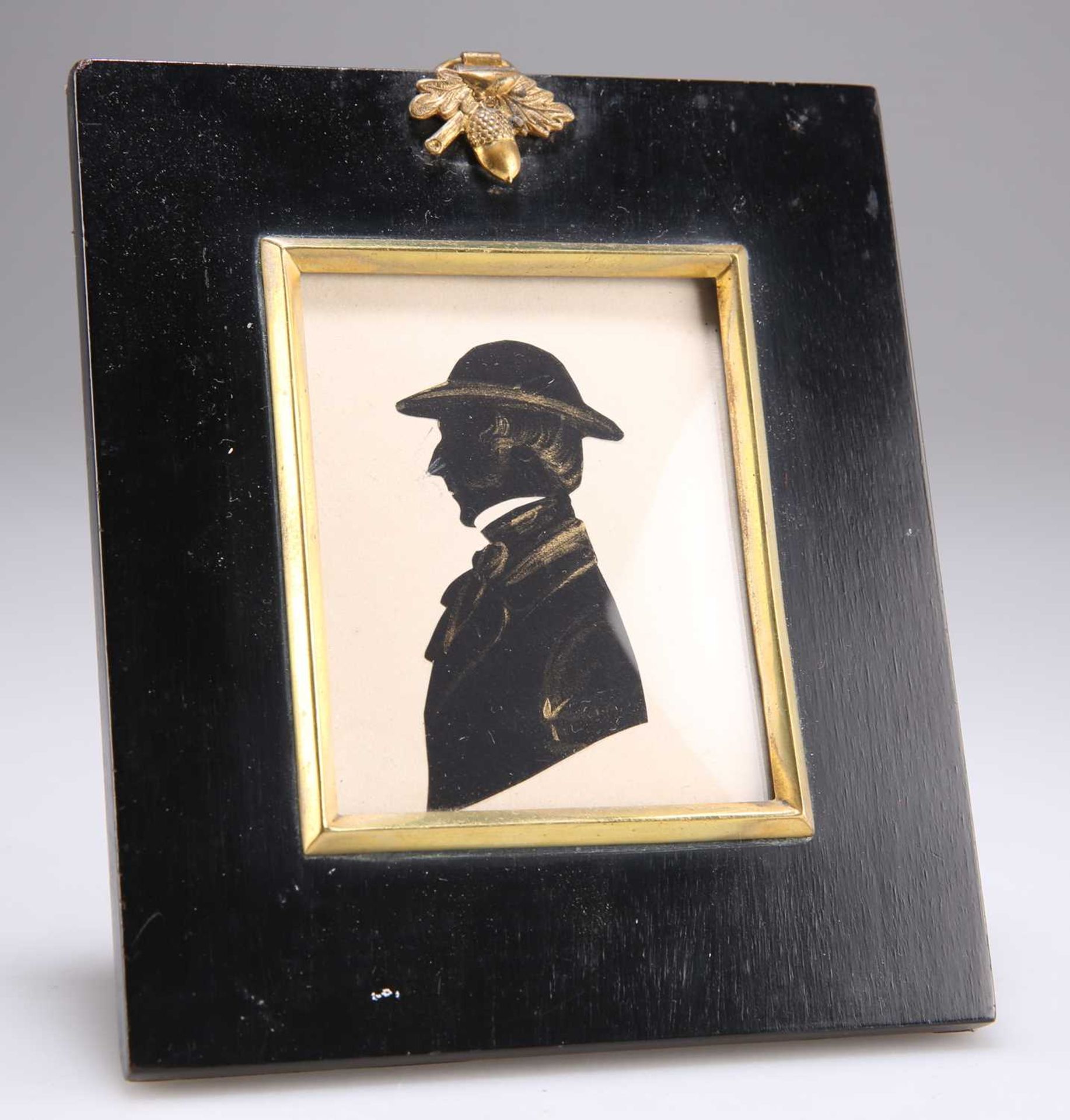 19TH CENTURY BRITISH SCHOOL SILHOUETTE PORTRAIT OF A GENTLEMAN IN A HAT