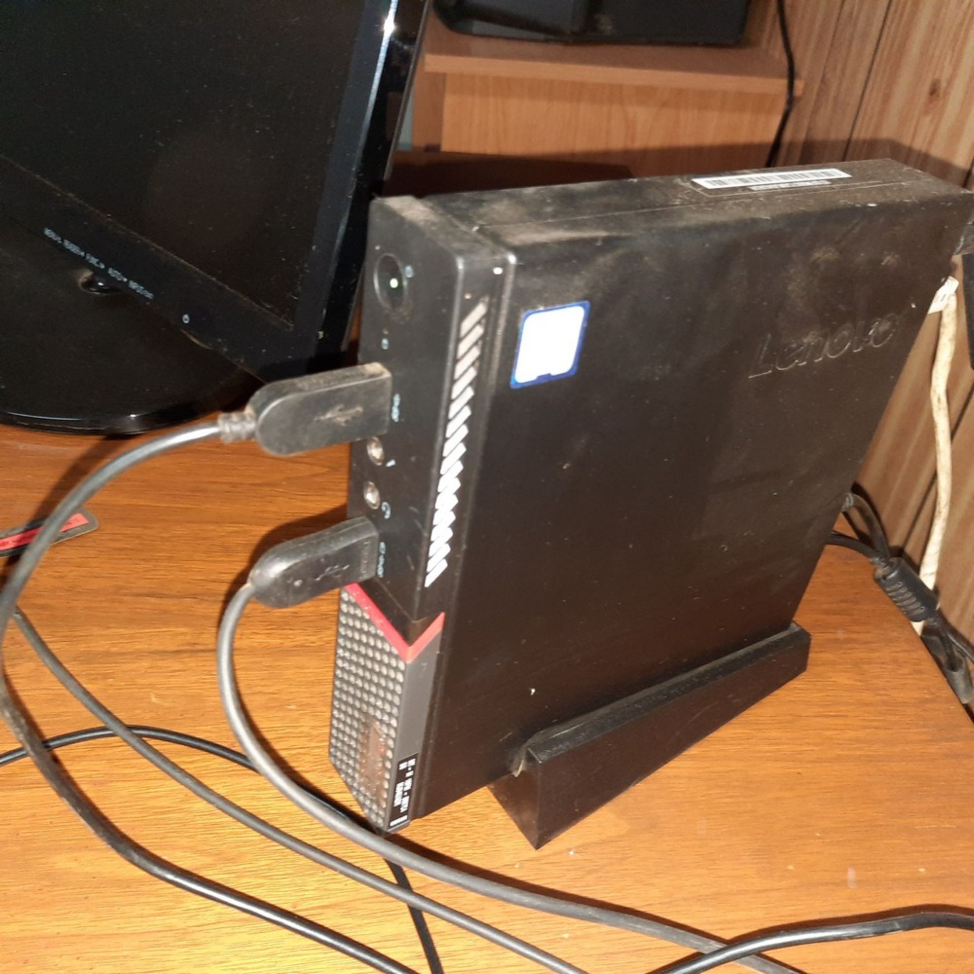 LENOVO ThinkCentre M900, Monitor, Keyboard & Mouse - Image 2 of 3