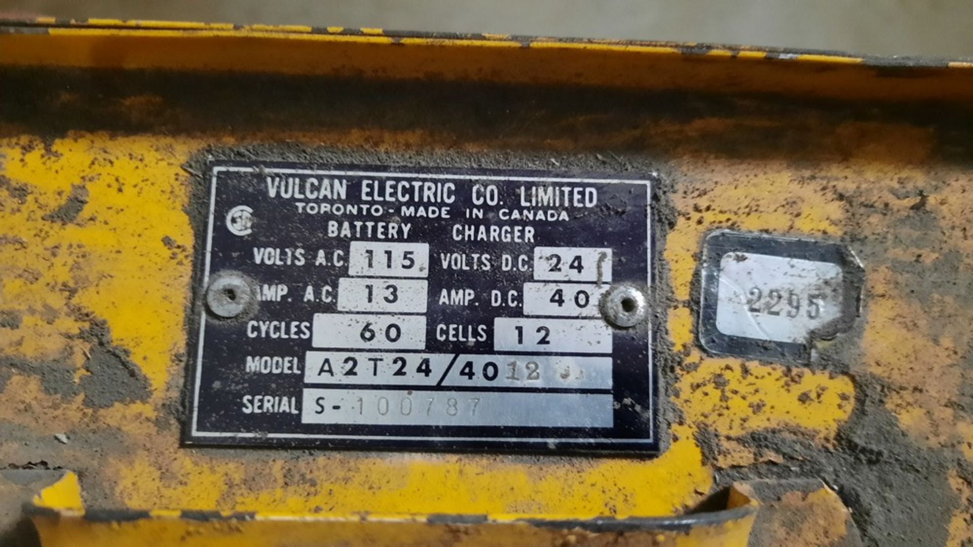 ATM Electric Lift, c/w VULCAN Charger (see data plates for details) - Image 8 of 8