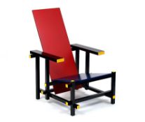 Rot-blauer Stuhl