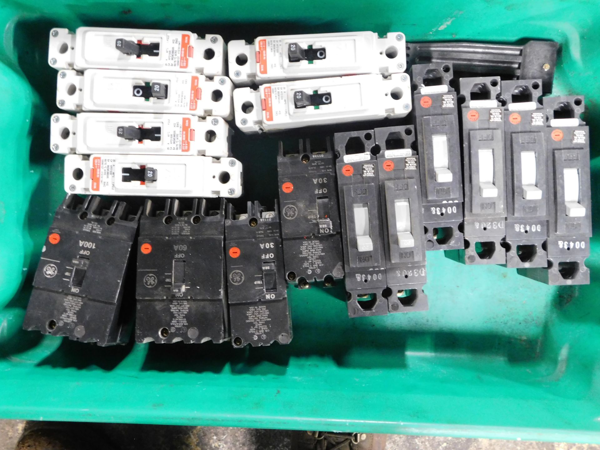 Lot of (28) Westinghouse, Sylvania, Square D, Siemens, and GE Electrical Circuit Breakers - Image 4 of 10