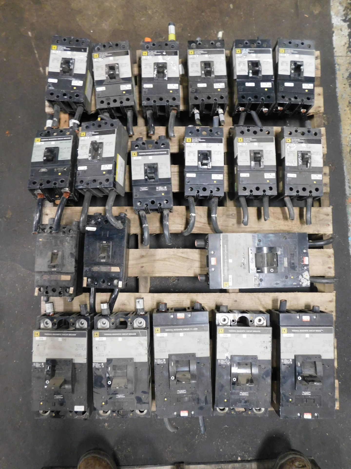 Lot of (20) Square D Electrical Circuit Breakers - Image 2 of 10