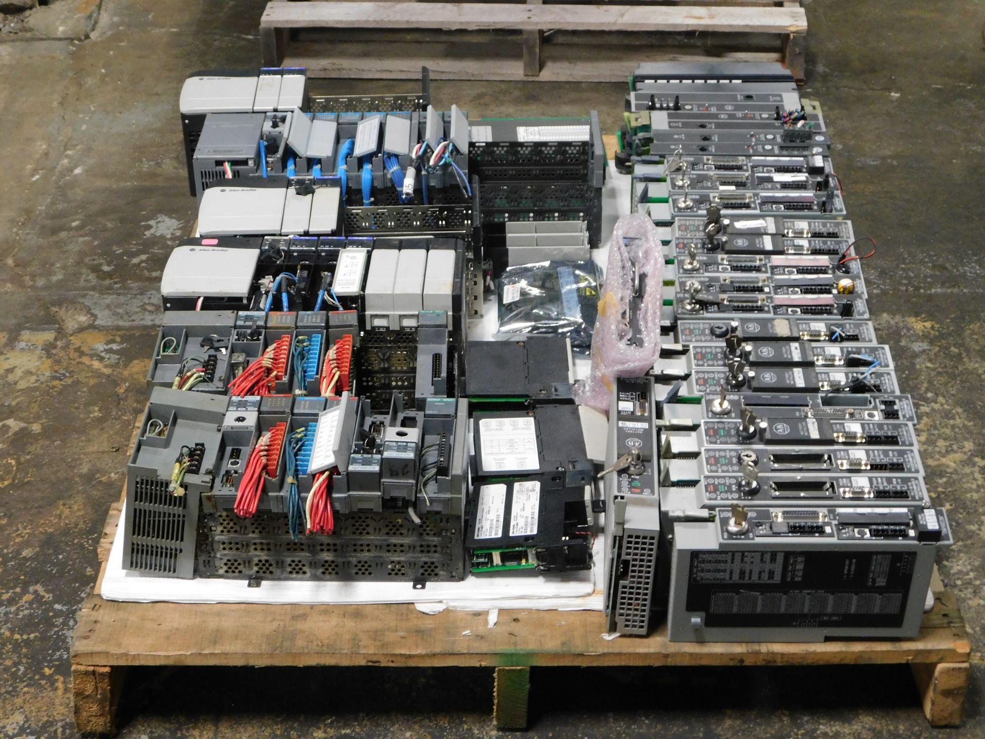 Lot of (37) Miscellaneous Electrical Allen Bradley PLC