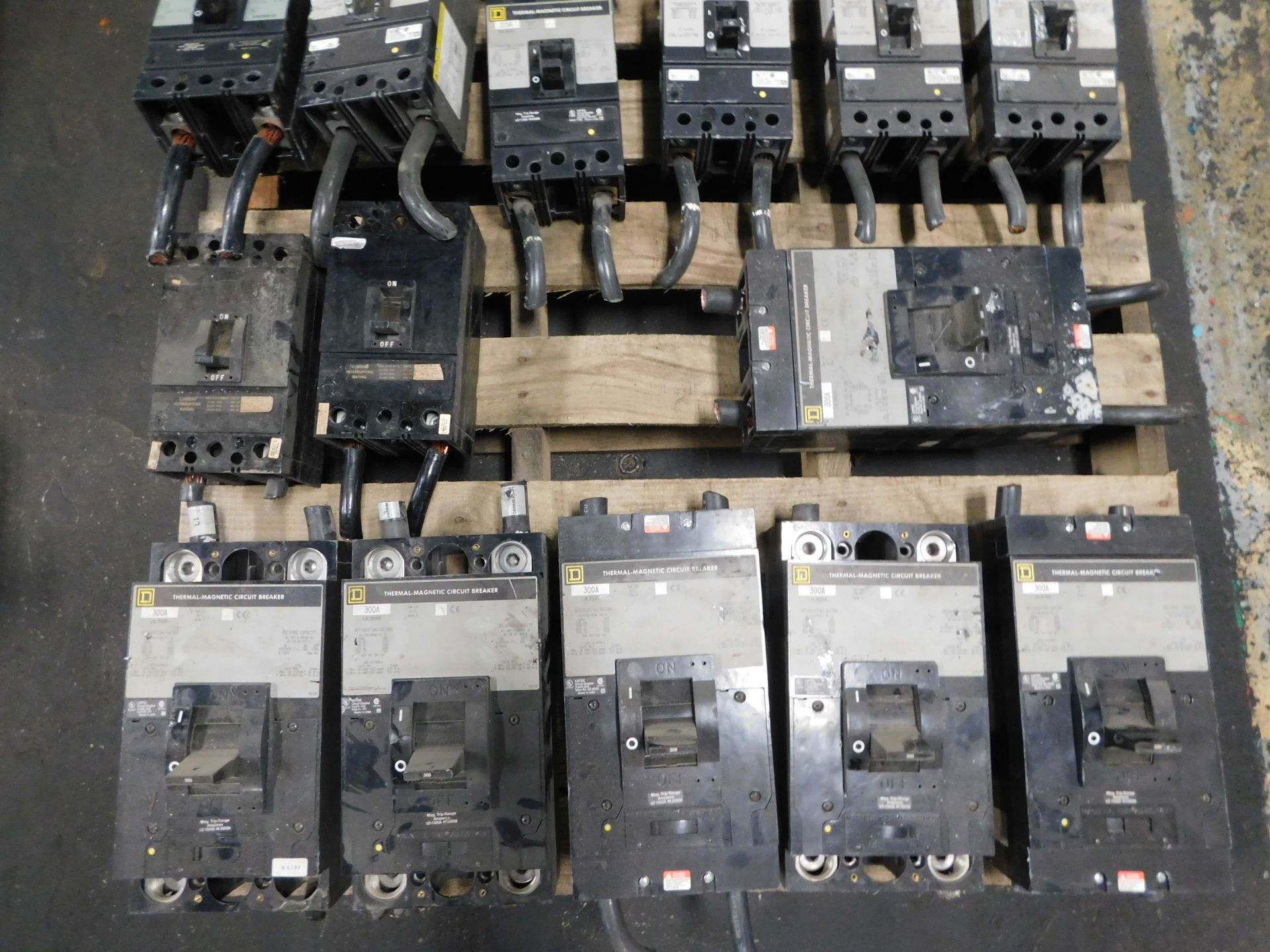 Lot of (20) Square D Electrical Circuit Breakers - Image 4 of 10