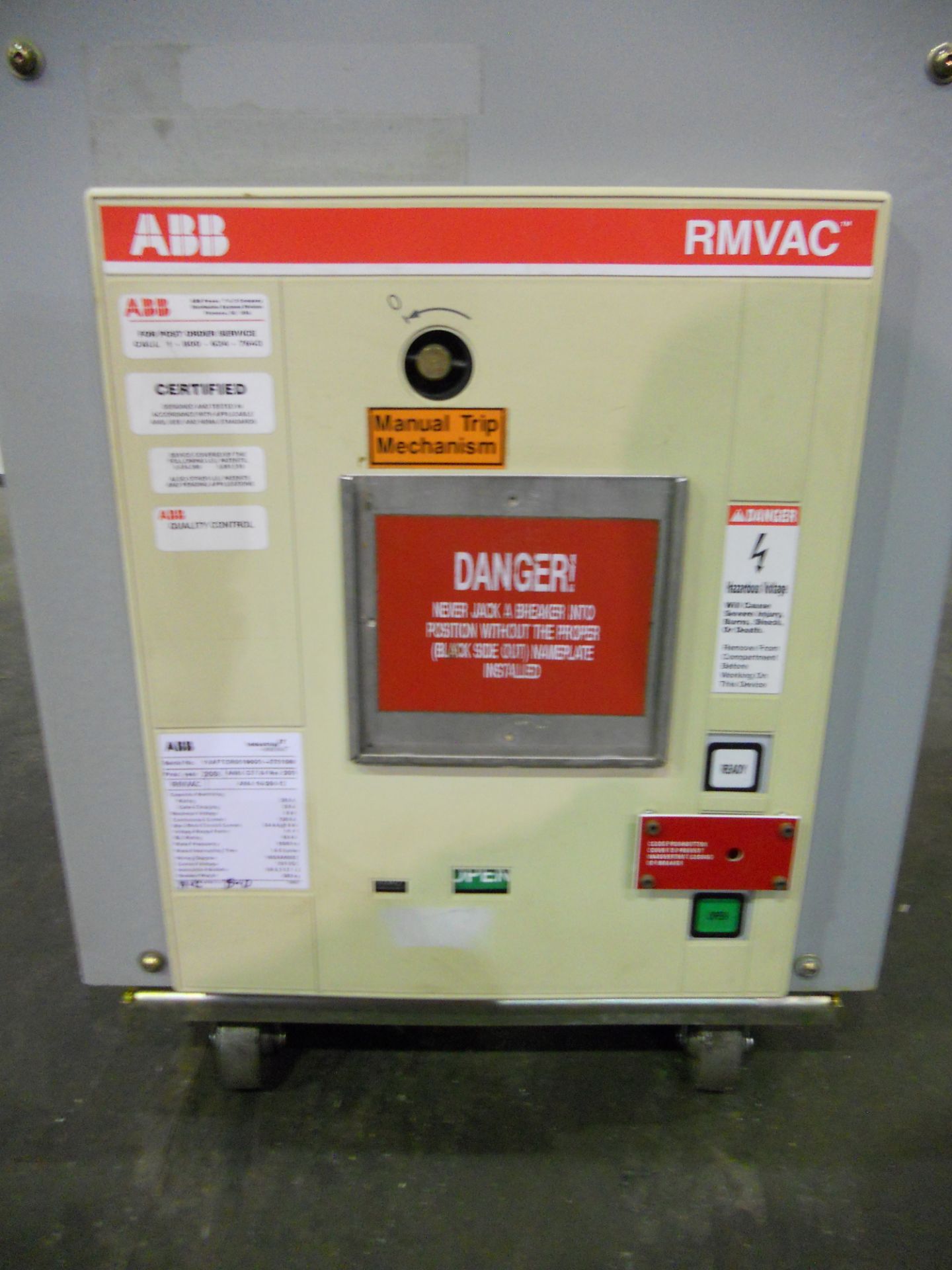 ABB RMVAC 1200 Amp Roll-In Vacuum Breaker - Image 3 of 11