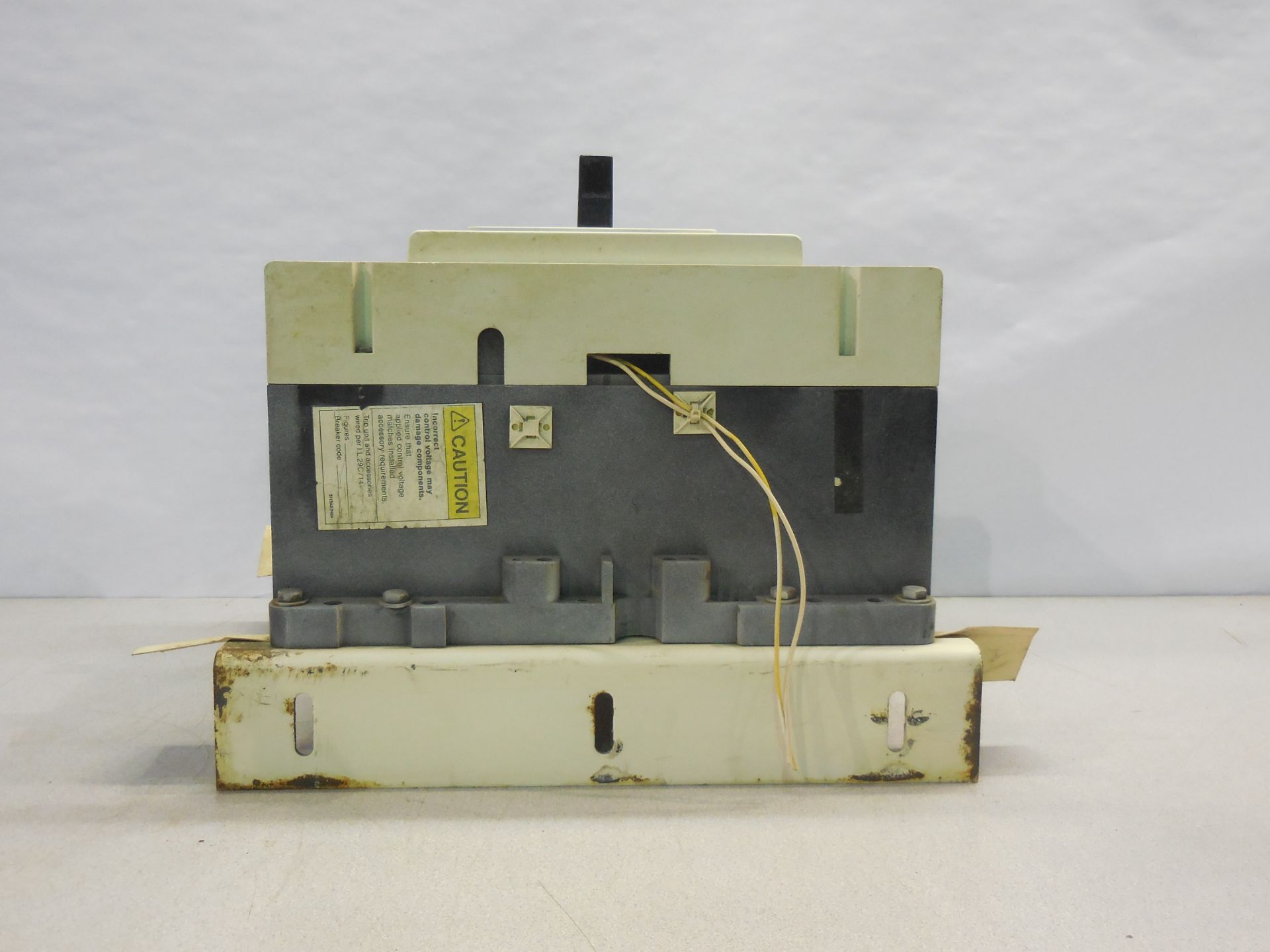 Cutler-Hammer Westinghouse RD320T52W 2000 Amp Circuit Breaker. 600 VAC. - Image 6 of 9