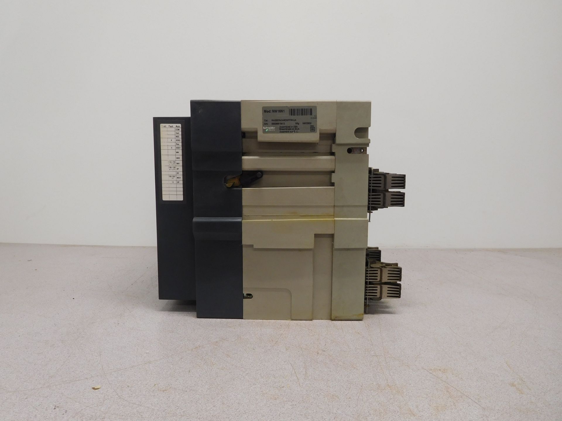 Square D NW 16 N1 Masterpact 1600 Amp Low-Voltage Power Circuit Breaker - Image 5 of 7