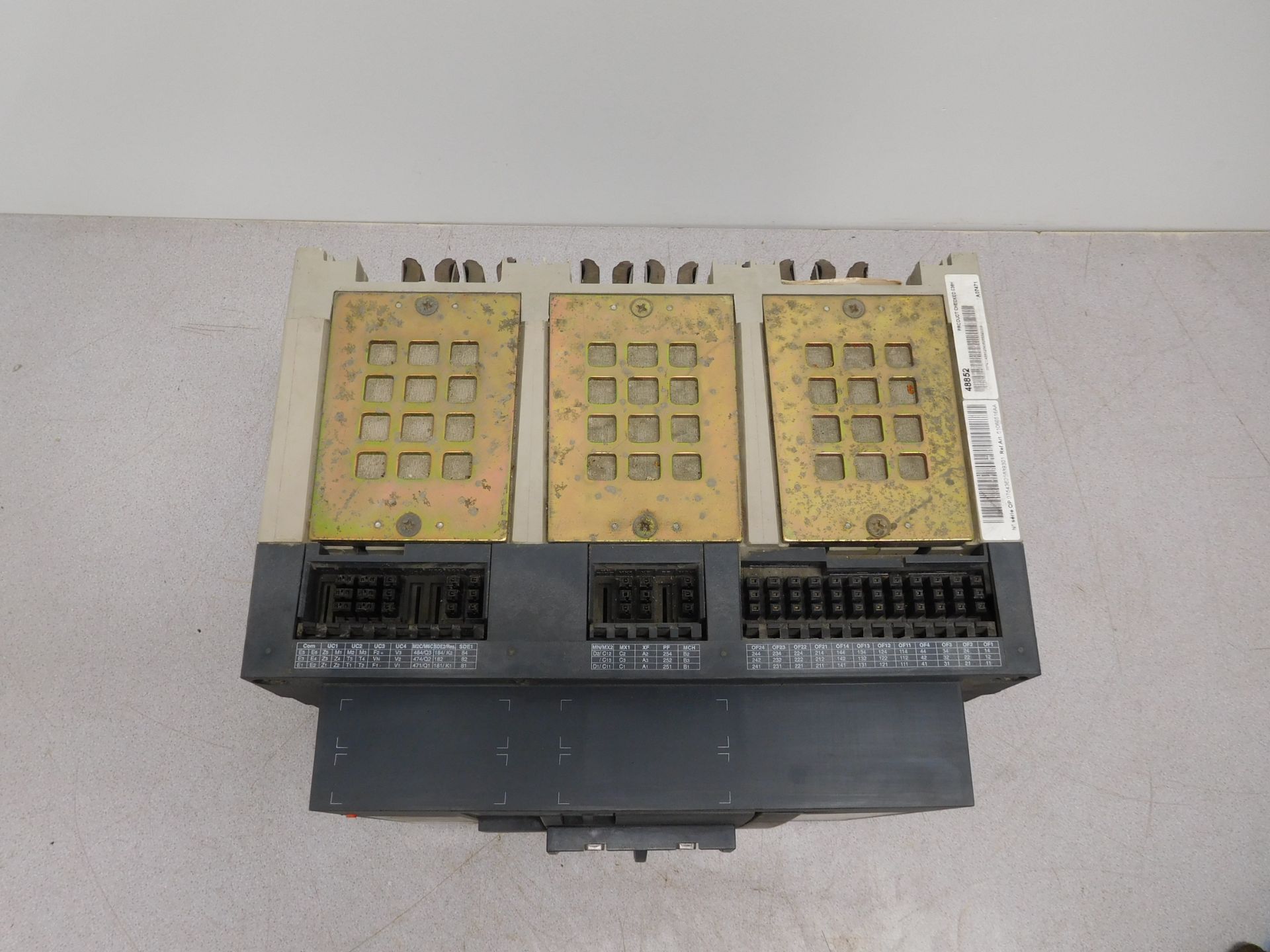 Square D NW 16 N1 Masterpact 1600 Amp Low-Voltage Power Circuit Breaker - Image 4 of 7