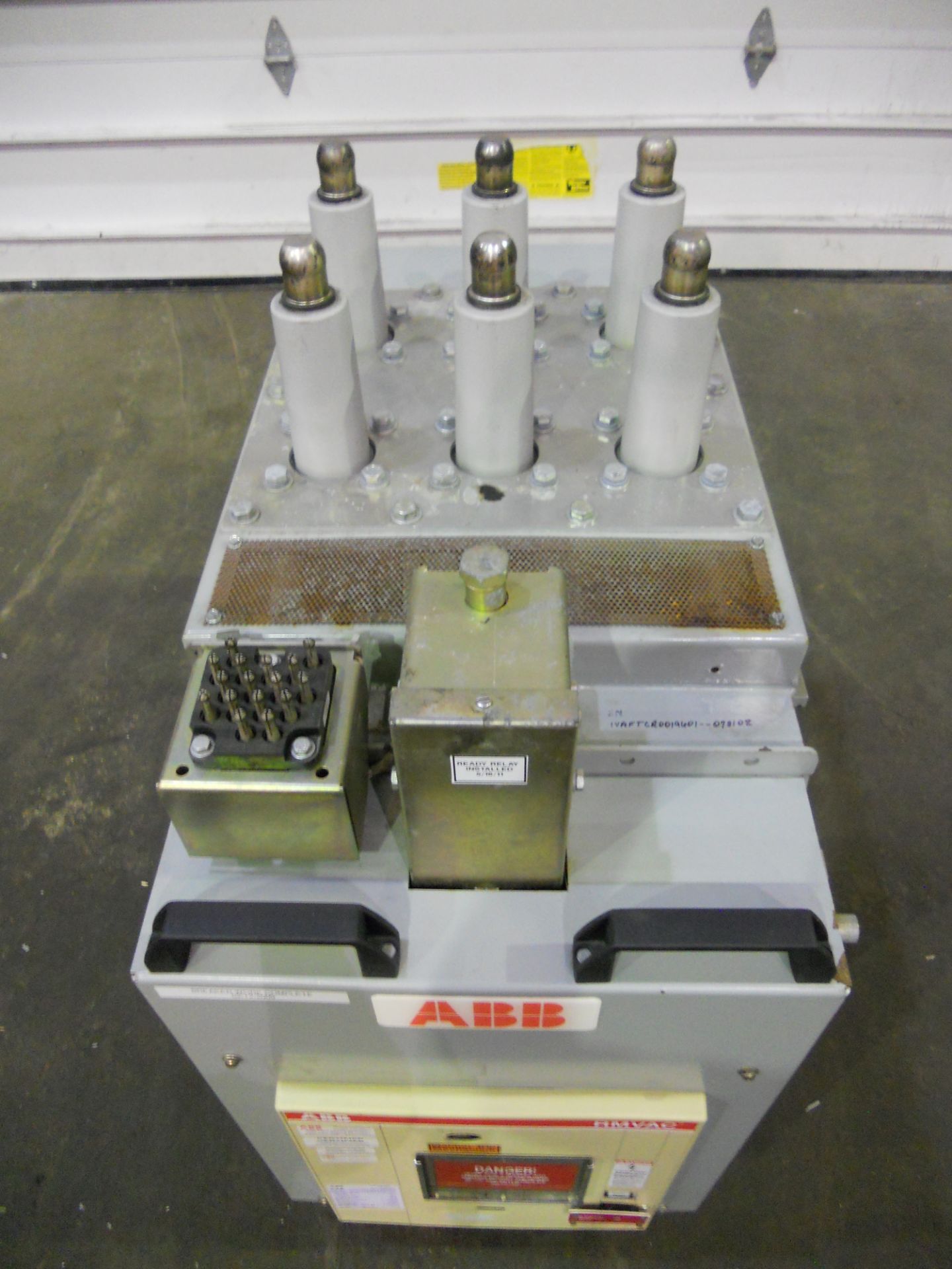 ABB RMVAC 1200 Amp Roll-In Vacuum Breaker - Image 5 of 11
