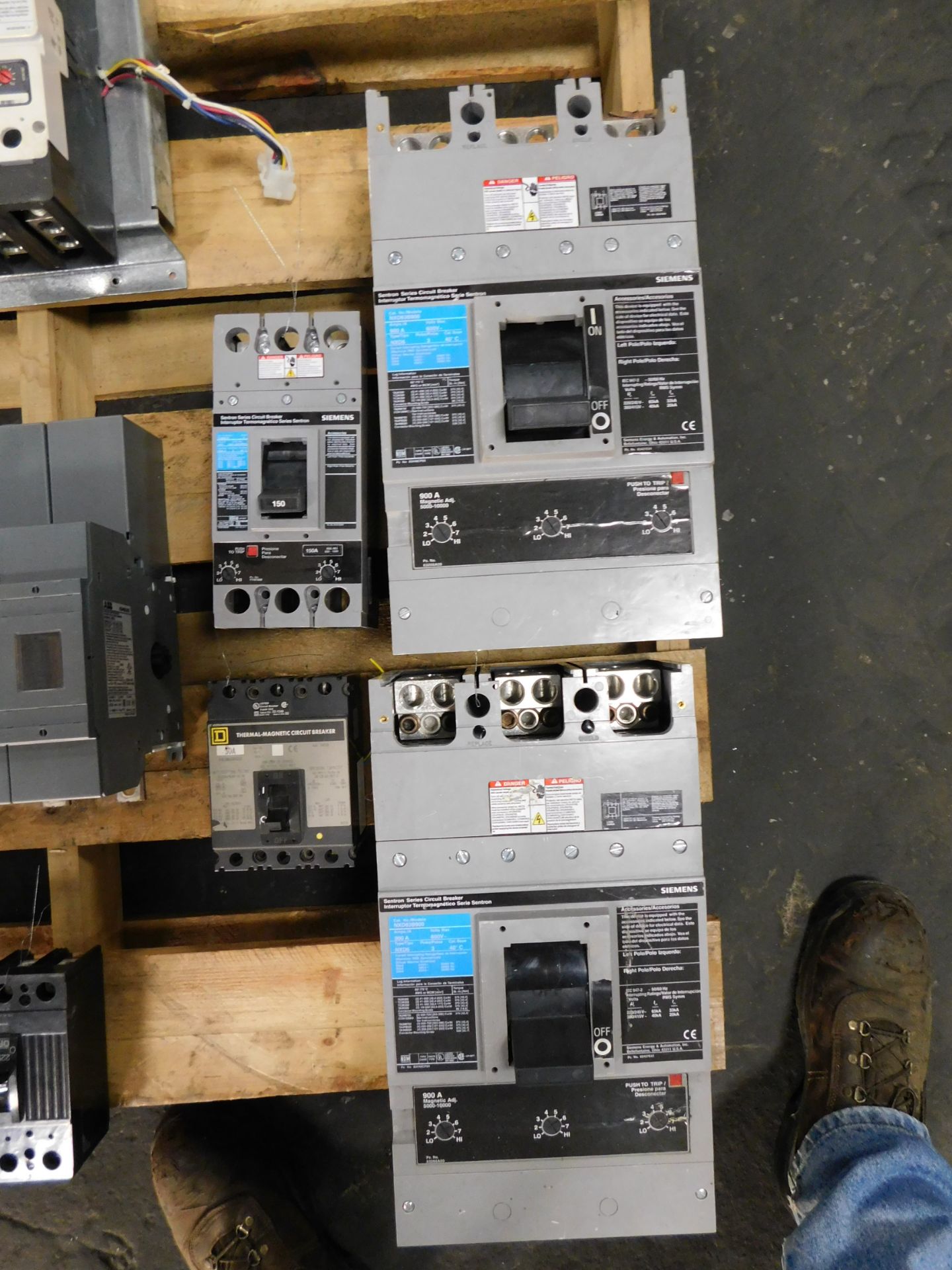 Lot of Miscellaneous Siemens, Square D, ABB, GE, and Cutler-Hammer Circuit Breakers - Image 6 of 12