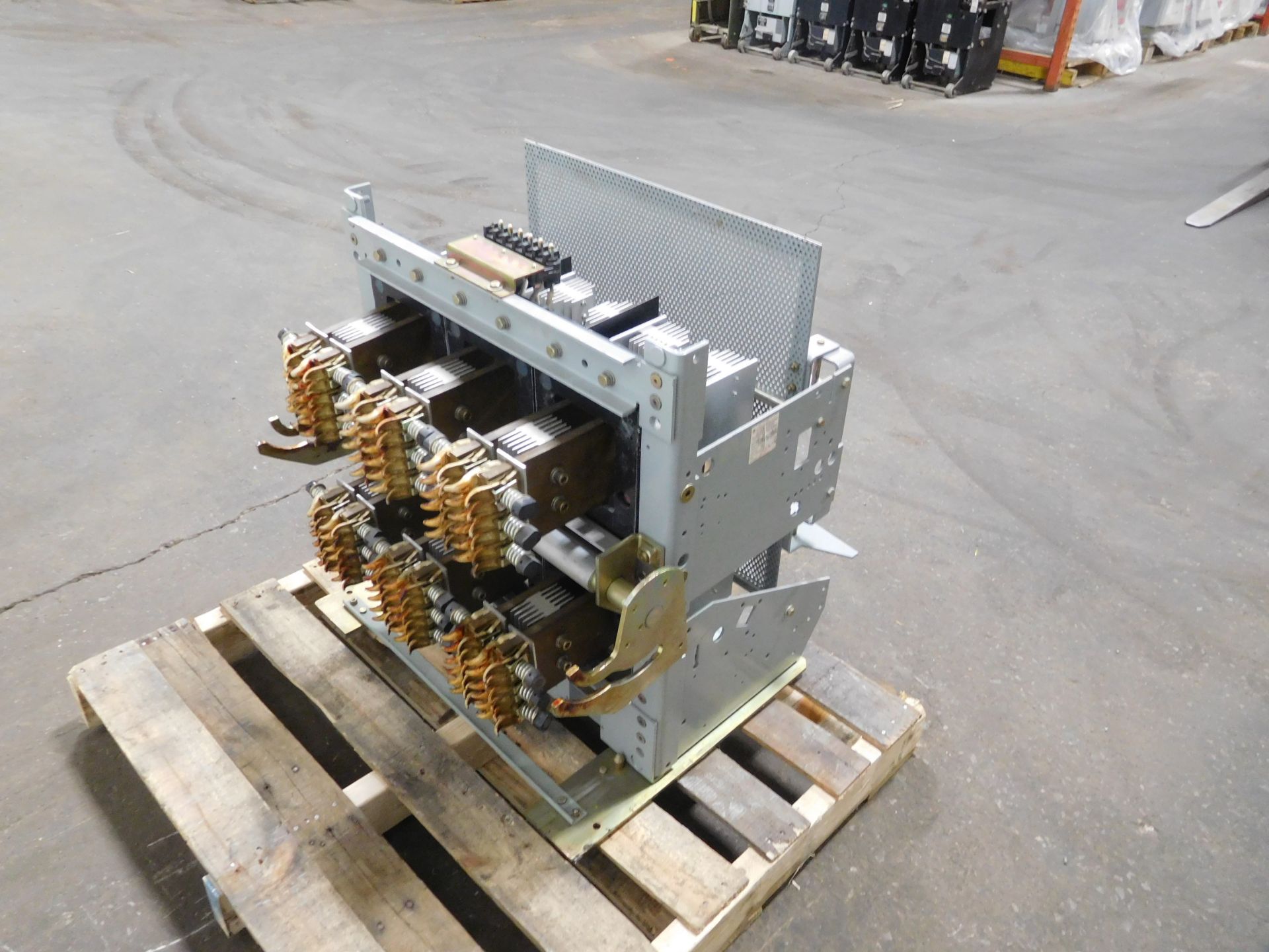 GE TAK94FCB 4000 Amp Fuse Rollout Truck - Image 9 of 14