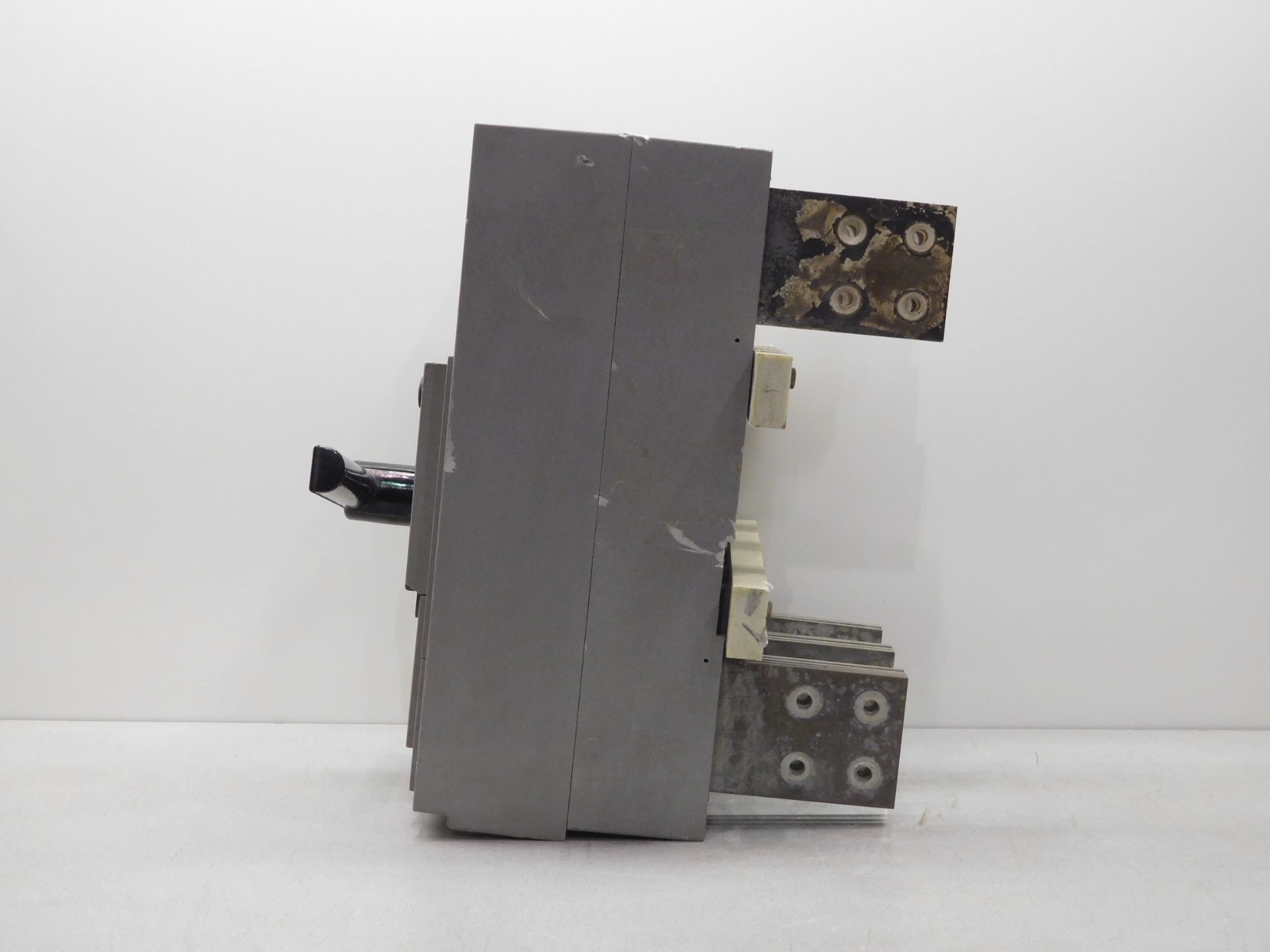 GE TPYY8630 Power Break 3000 Amp Circuit Breaker - Image 8 of 8