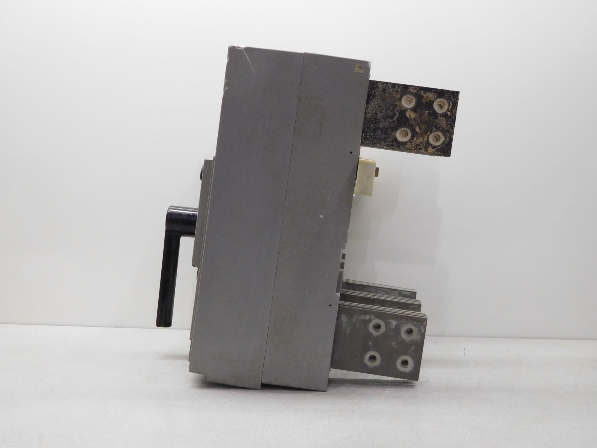 GE TPYY8630 Power Break 3000 Amp Circuit Breaker - Image 7 of 7