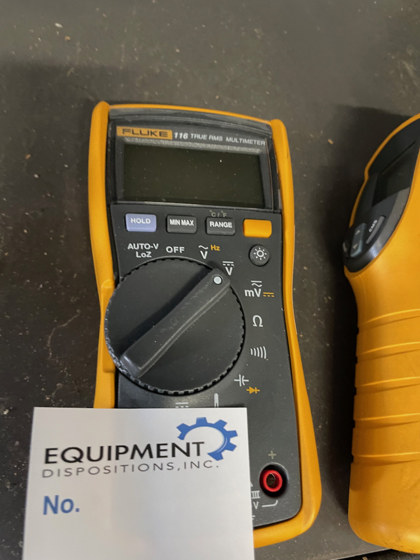 FLUKE 116 TRUE RMS MULTIMETER W/ FLUKE 561 IR THERMOMETER - Image 2 of 4