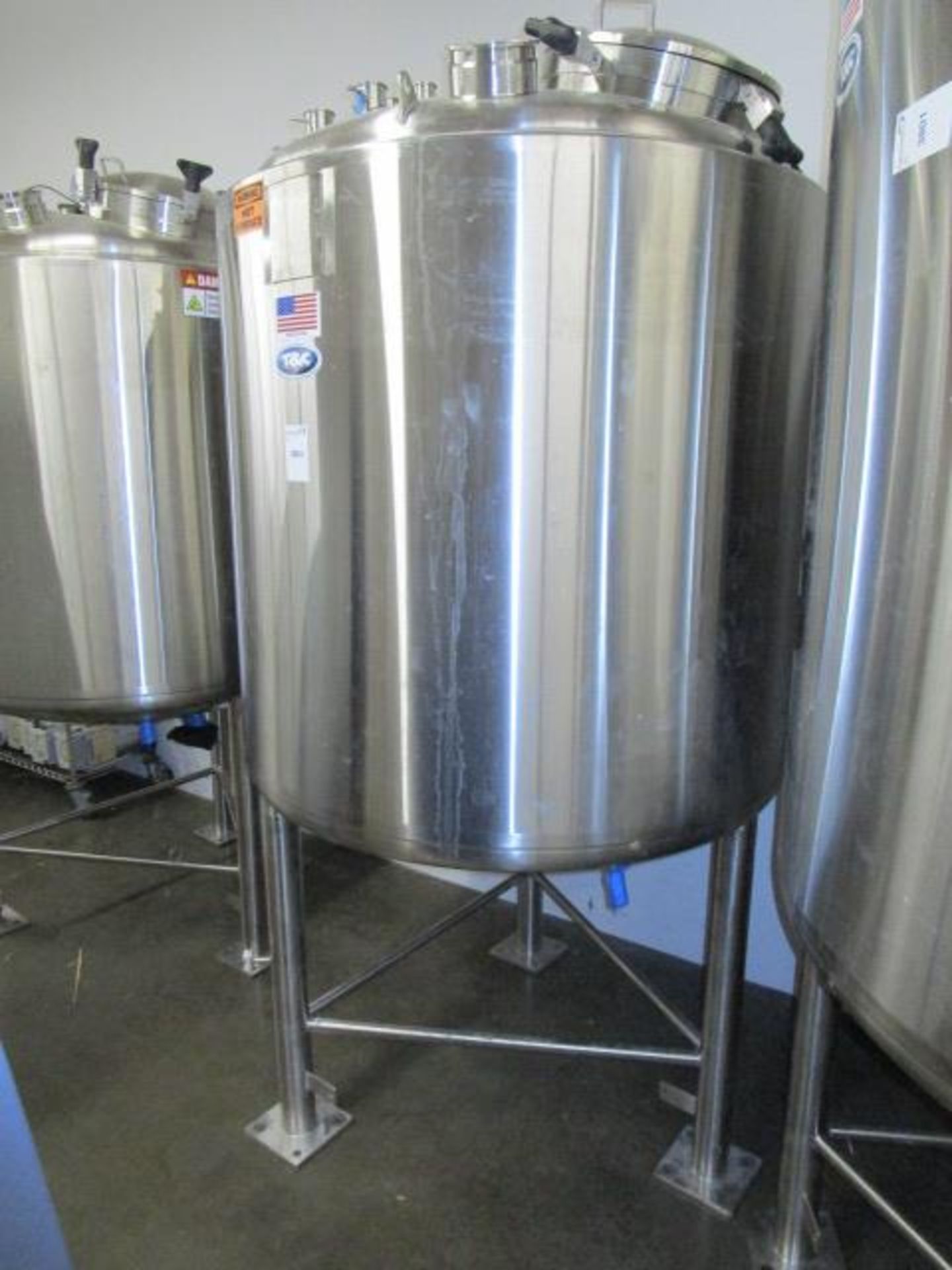 T & C Stainless 1400 Liter 316L & 304L Stainless Steel Jacketed Coned Bottomed Reactor Tank w/ - Image 4 of 8