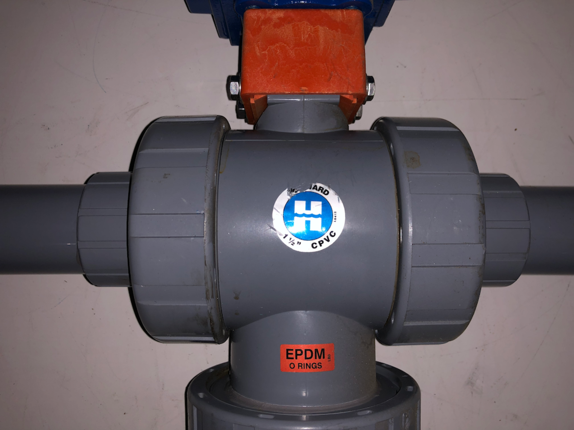 COMPACT C20SR2BIMP PNEUMATIC ACTUATOR ON HAYWARD CPVC PIPE 1 1/2" - Image 2 of 4