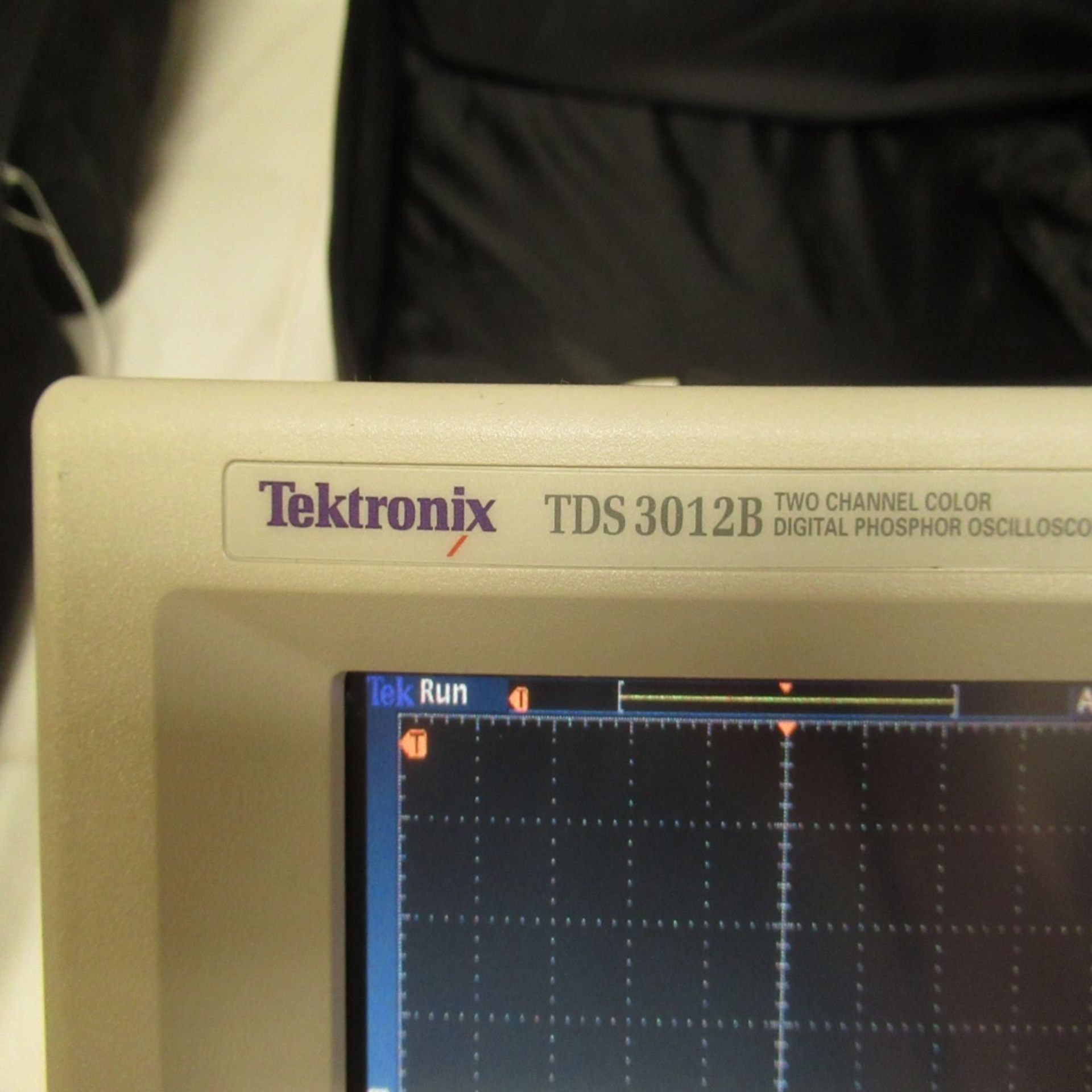 LOT OF 4 TEKTRONIX TDS3012B TWO CHANNEL DIGITAL PHOSPHOR OSCILLOSCOPES, WITH PADDED CARRY CASES AND - Image 6 of 14