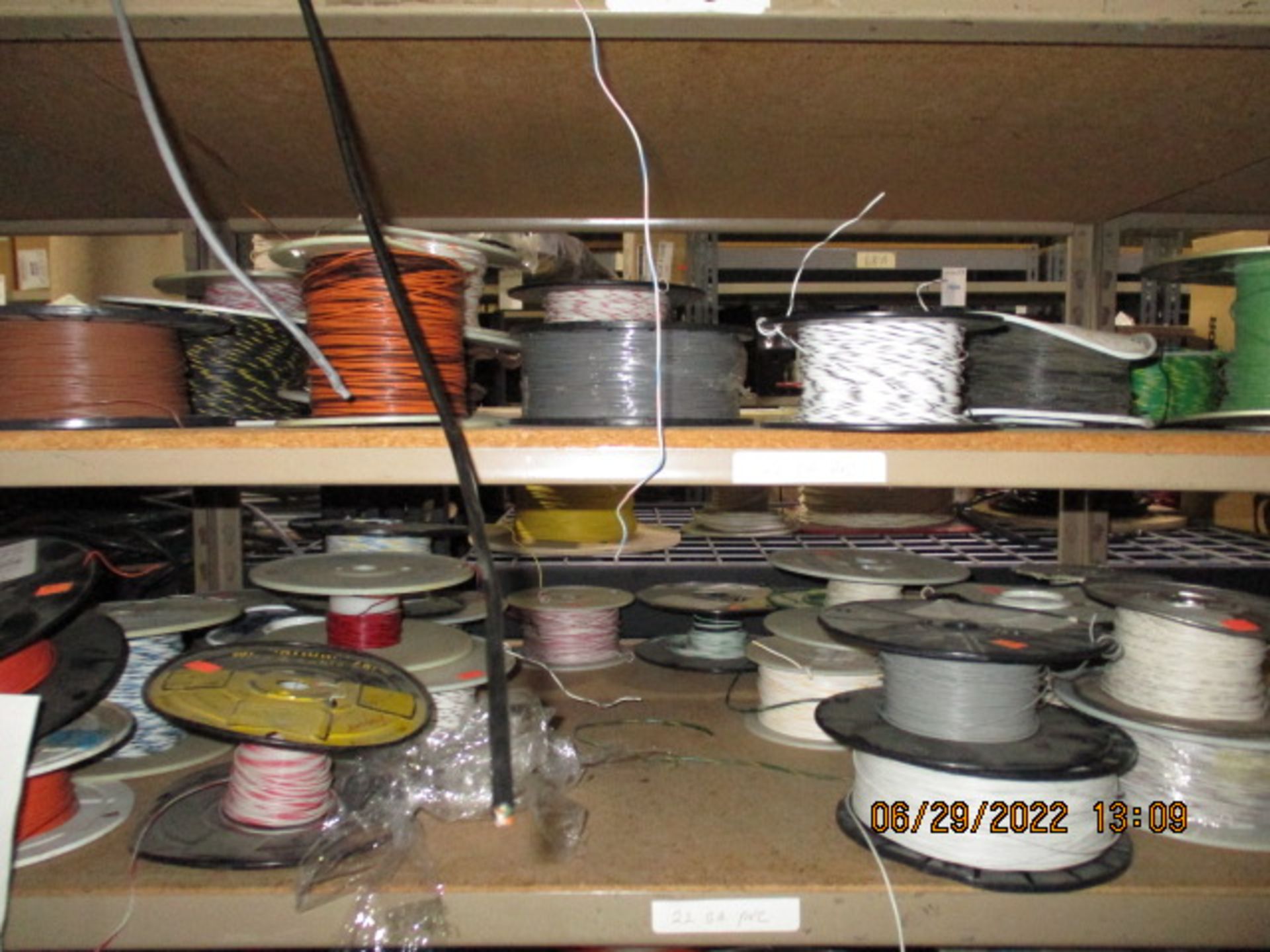 CONTENTS OF SHELVING UNIT CONSISTING OF ASSORTMENT OF CABLE/WIRE - Image 4 of 8