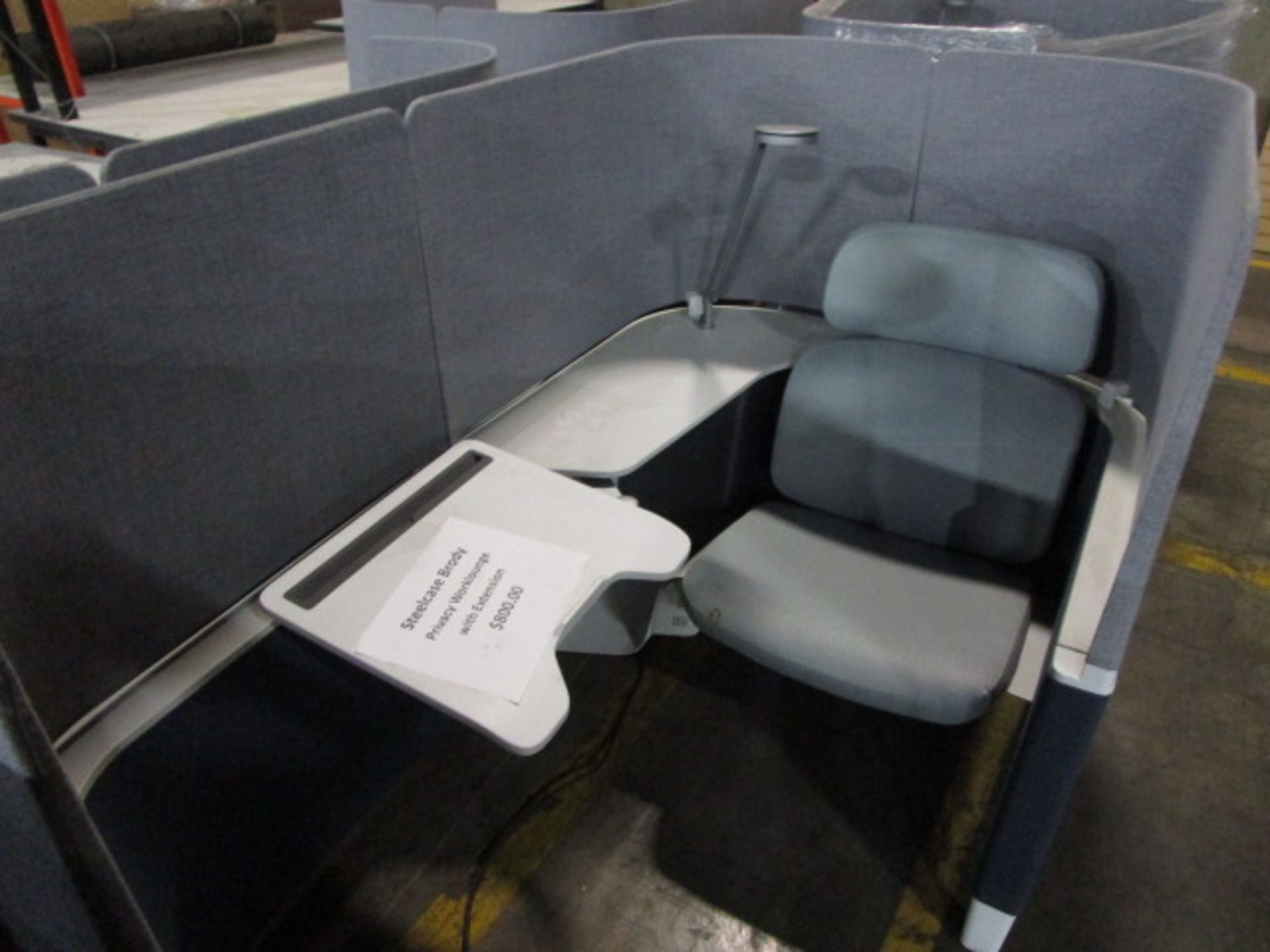 LOT TO INLCUDE STEELCASE PRIVACY POD W/ EXTENSION - Image 5 of 5