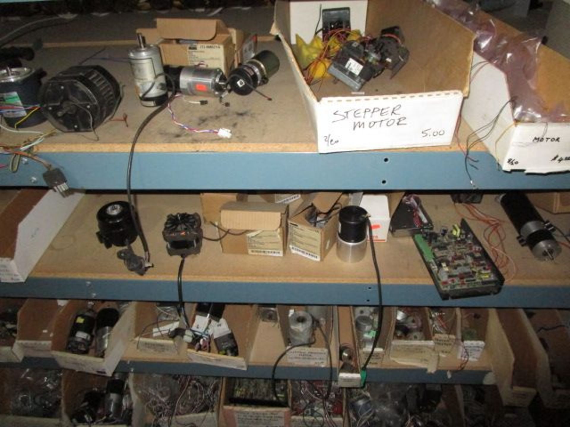 SHELVING UNIT OF ASSORTMENT OF MOTORS - Image 6 of 13