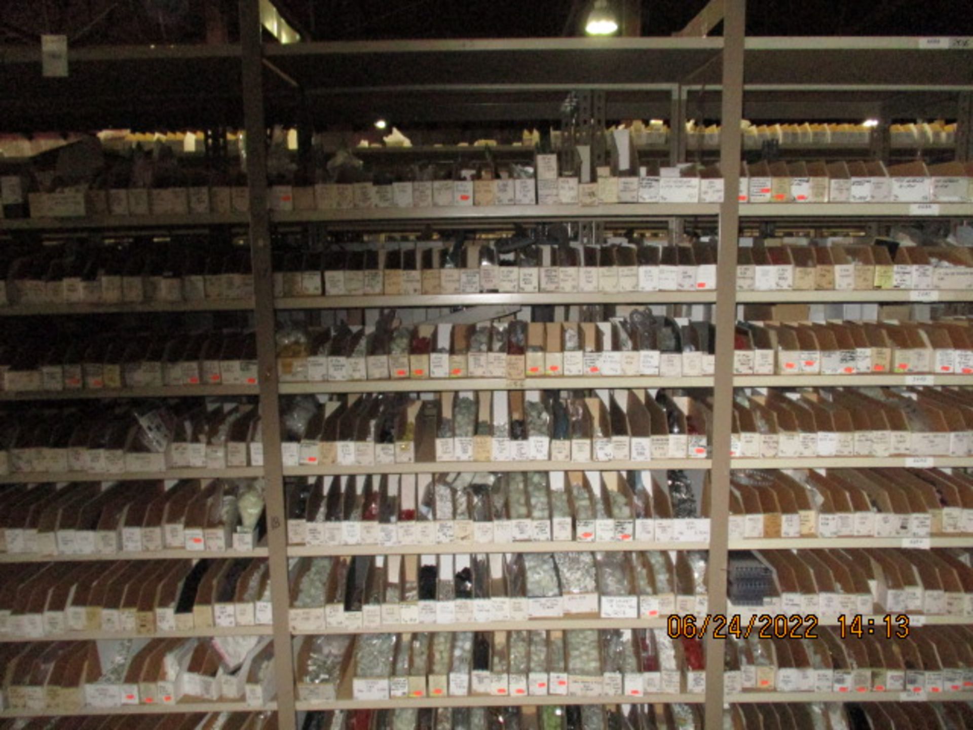 CONTENTS OF SHELVING UNIT CONSISTING OF 6 PIN CONNECTORS - Image 2 of 6