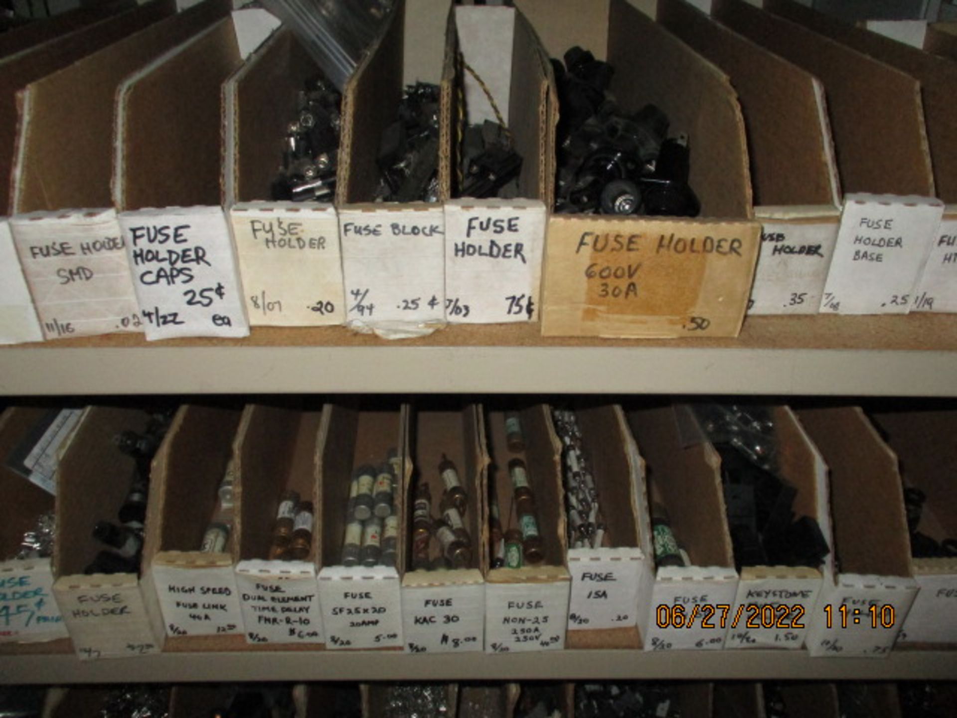 CONTENTS OF SHELVING UNIT CONSISTING OF ASSORTED FUSE HOLDERS - Image 4 of 7