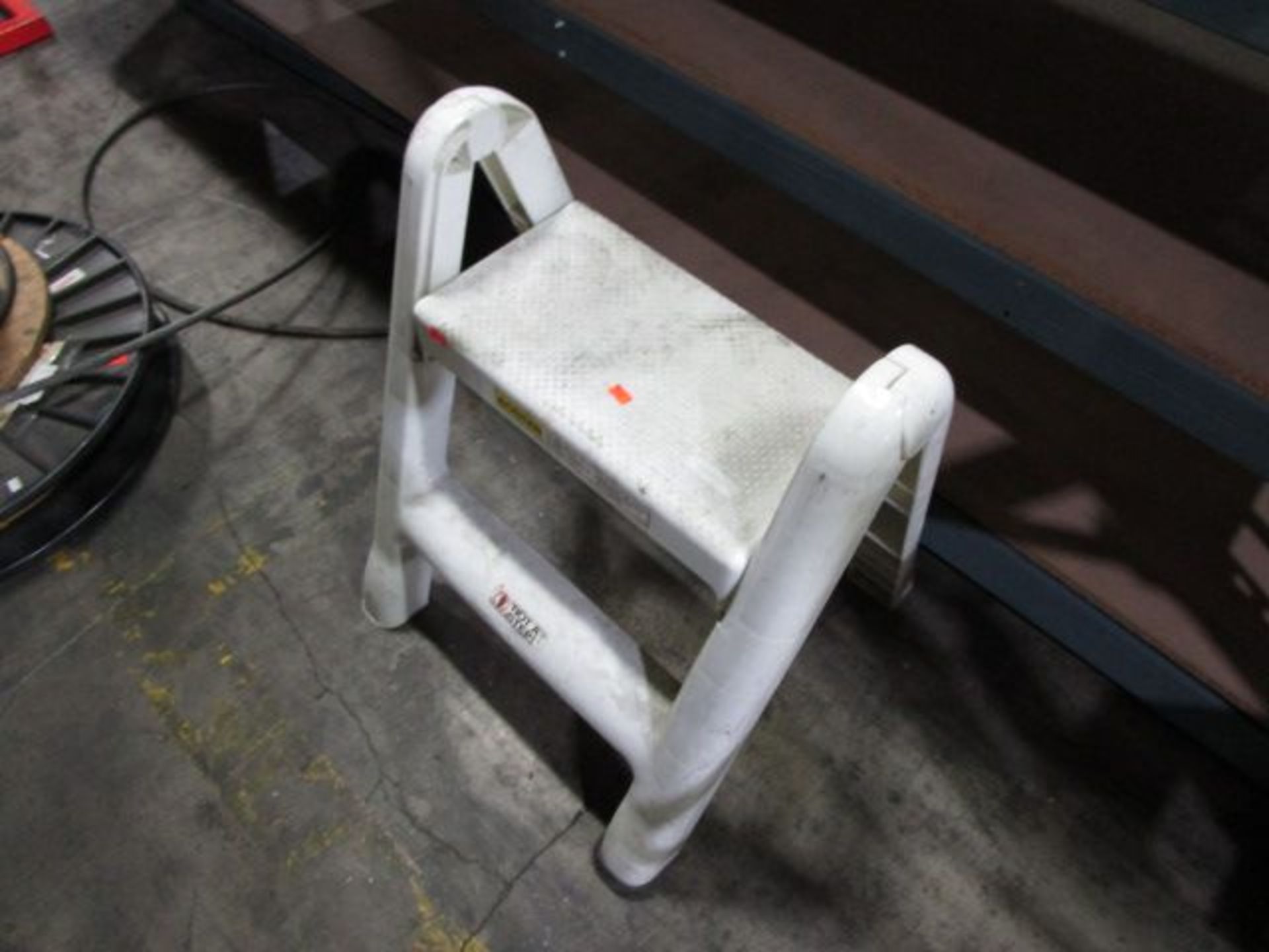 LOT TO INLCUDE STEP STOOL - Image 3 of 3