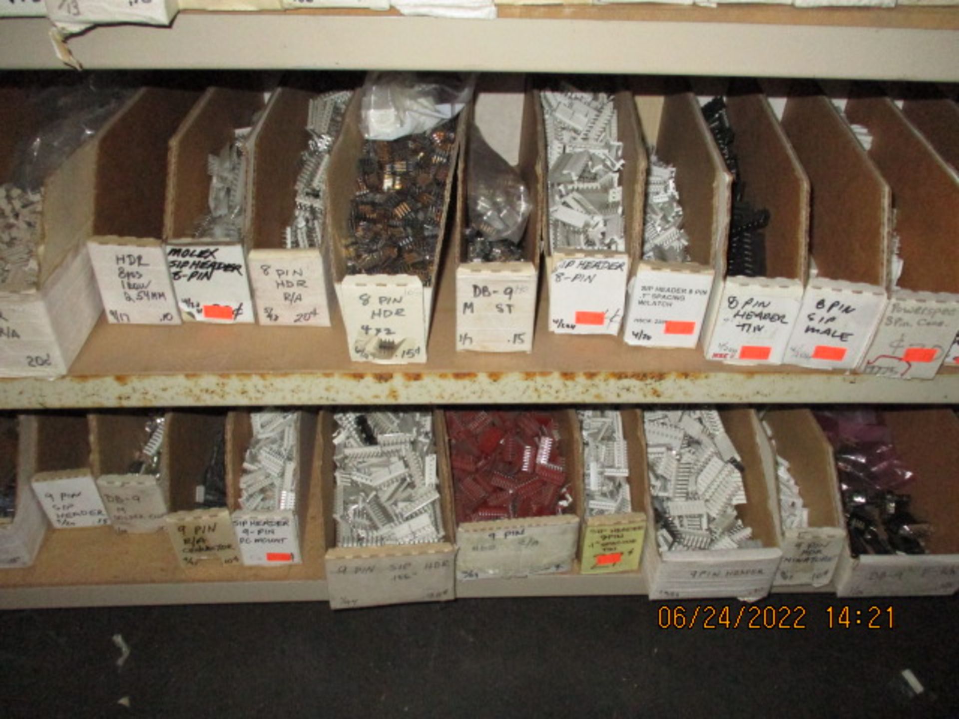 CONTENTS OF SHELVING UNIT CONSISTING OF 8 & 9 PIN CONNECTORS - Image 7 of 7