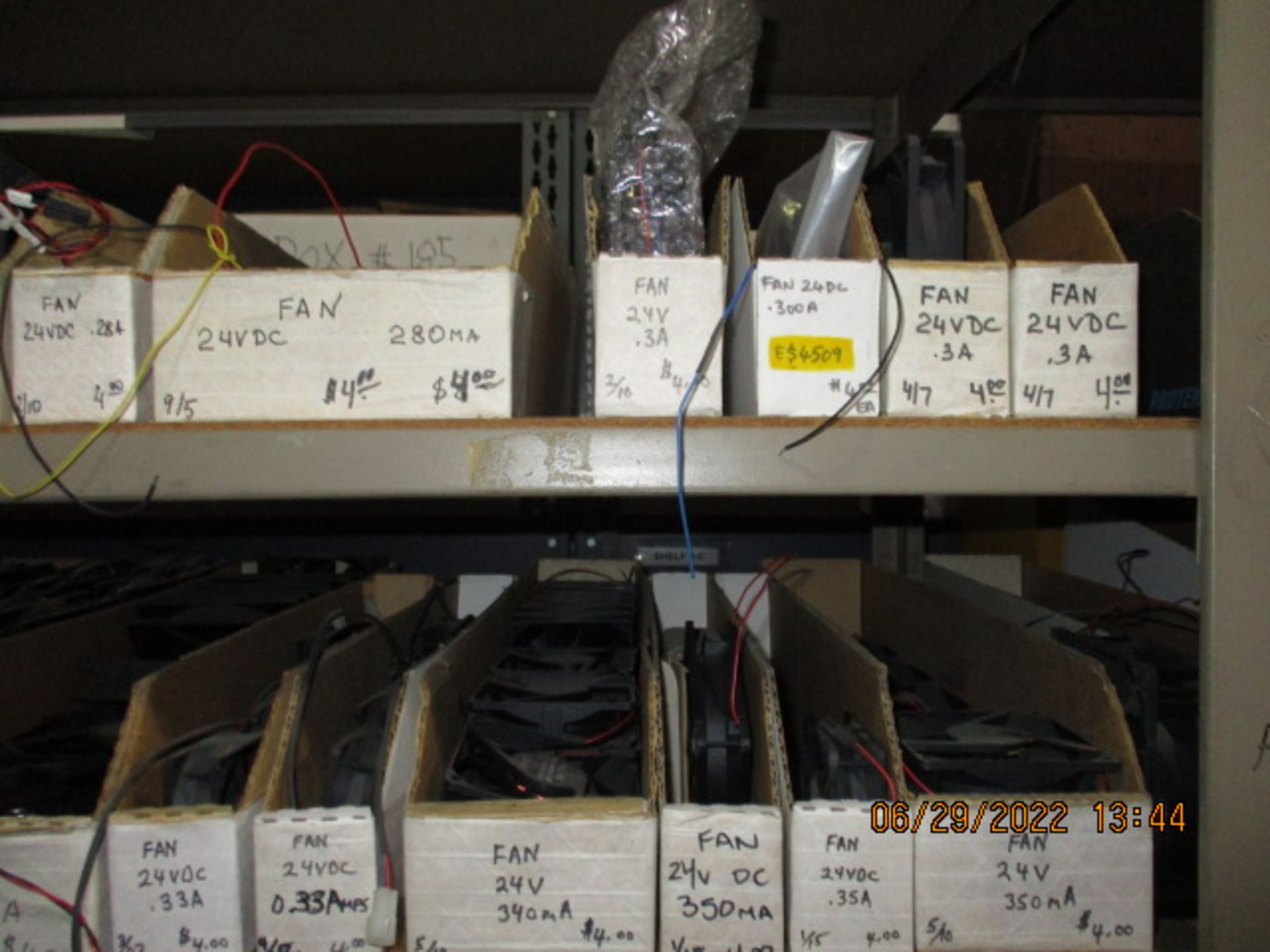 CONTENTS OF SHELVING UNIT CONSISTING OF ASSORTMENT OF FANS - Image 4 of 13