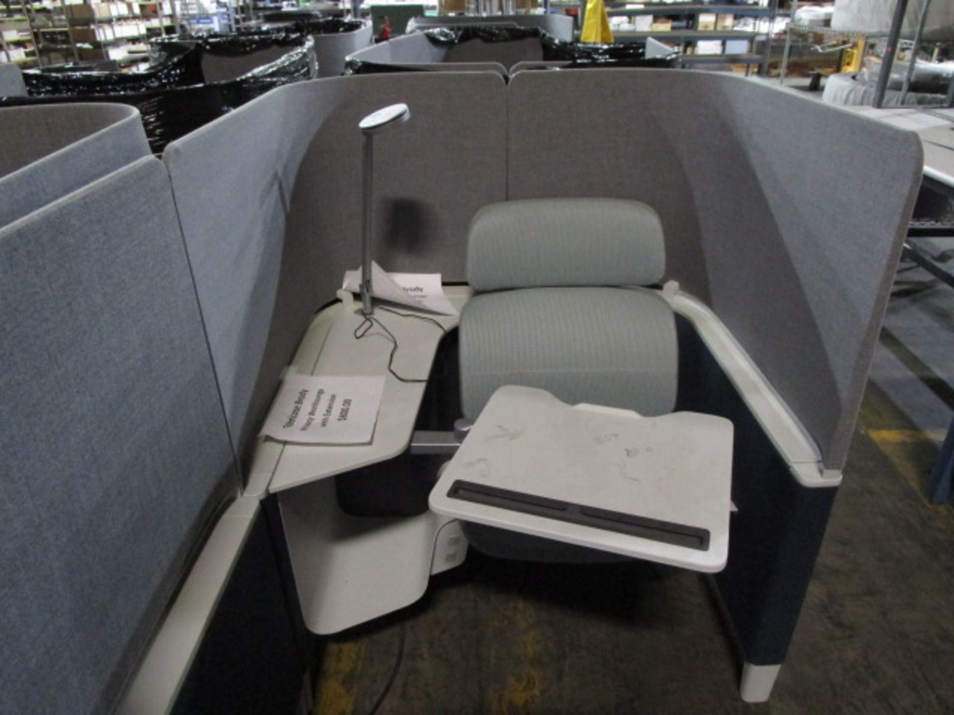 LOT TO INLCUDE STEELCASE PRIVACY POD W/ EXTENSION - Image 5 of 5