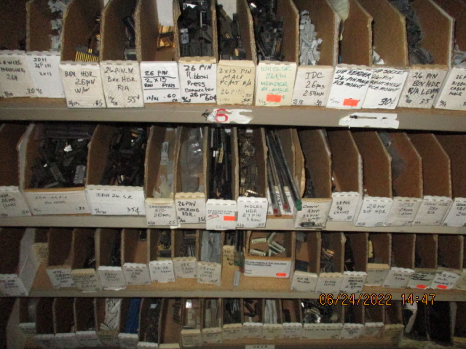 CONTENTS OF SHELVING UNIT CONSISTING OF 25, 26, 27, 28, & 30 PIN CONNECTORS - Image 5 of 6