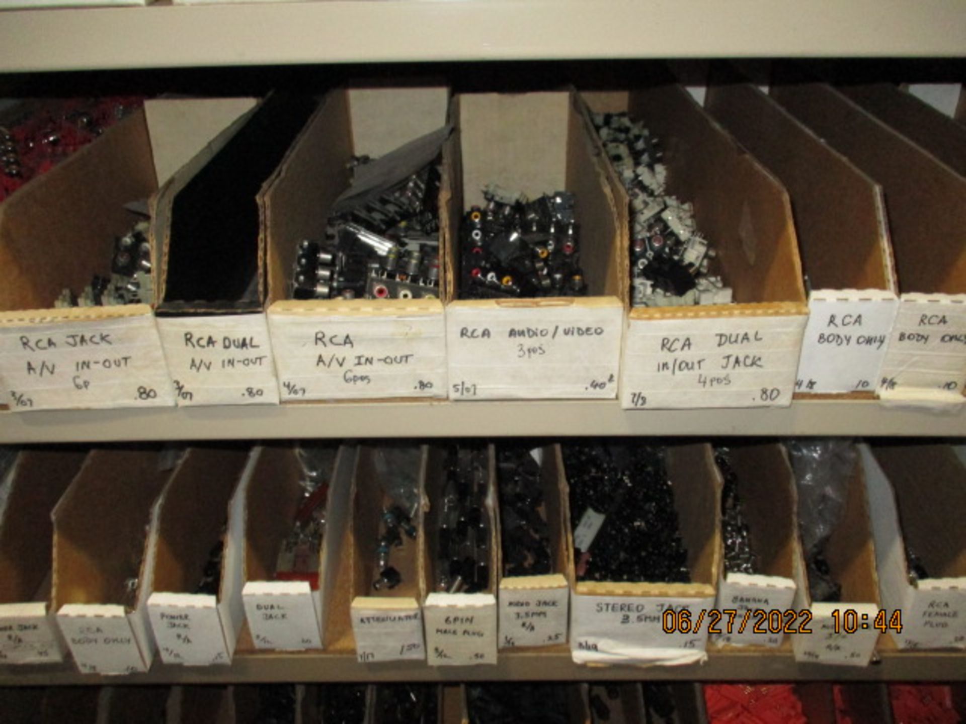 CONTENTS OF SHELVING UNIT CONSISTING OF RCA JACKS, RCA CONNECTORS GOLD, RCA DUAL IN/OUT JACKS, - Image 5 of 7