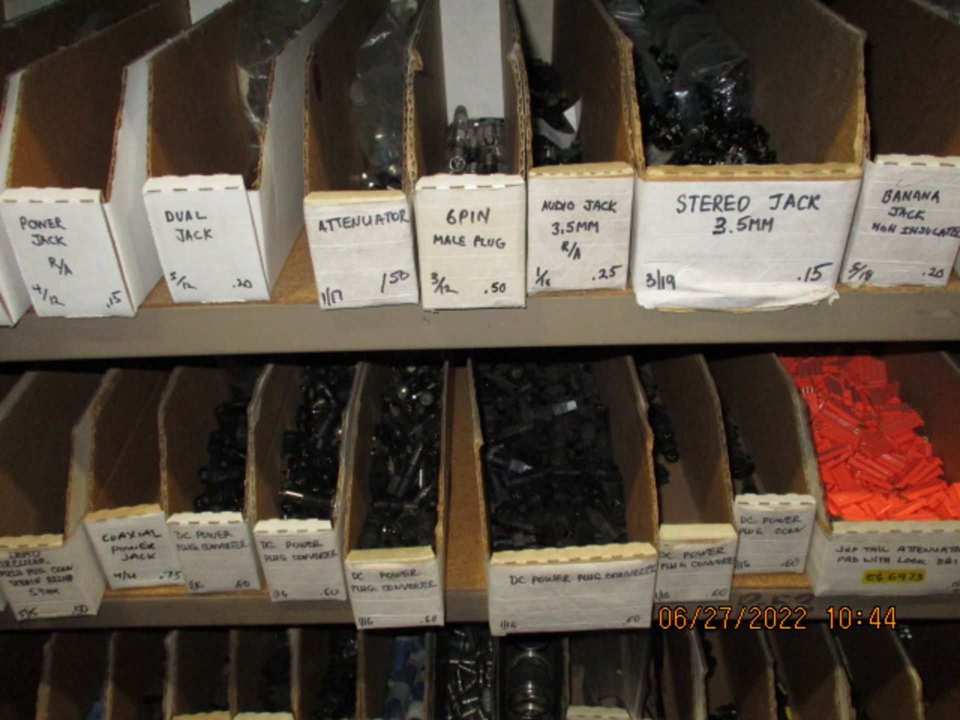 CONTENTS OF SHELVING UNIT CONSISTING OF RCA JACKS, RCA CONNECTORS GOLD, RCA DUAL IN/OUT JACKS, - Image 6 of 7