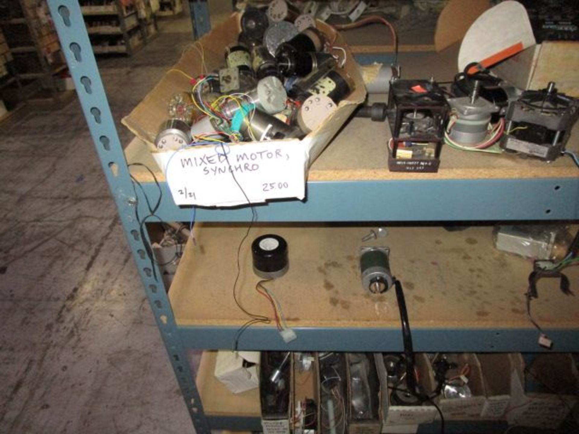 SHELVING UNIT OF ASSORTMENT OF MOTORS - Image 8 of 13