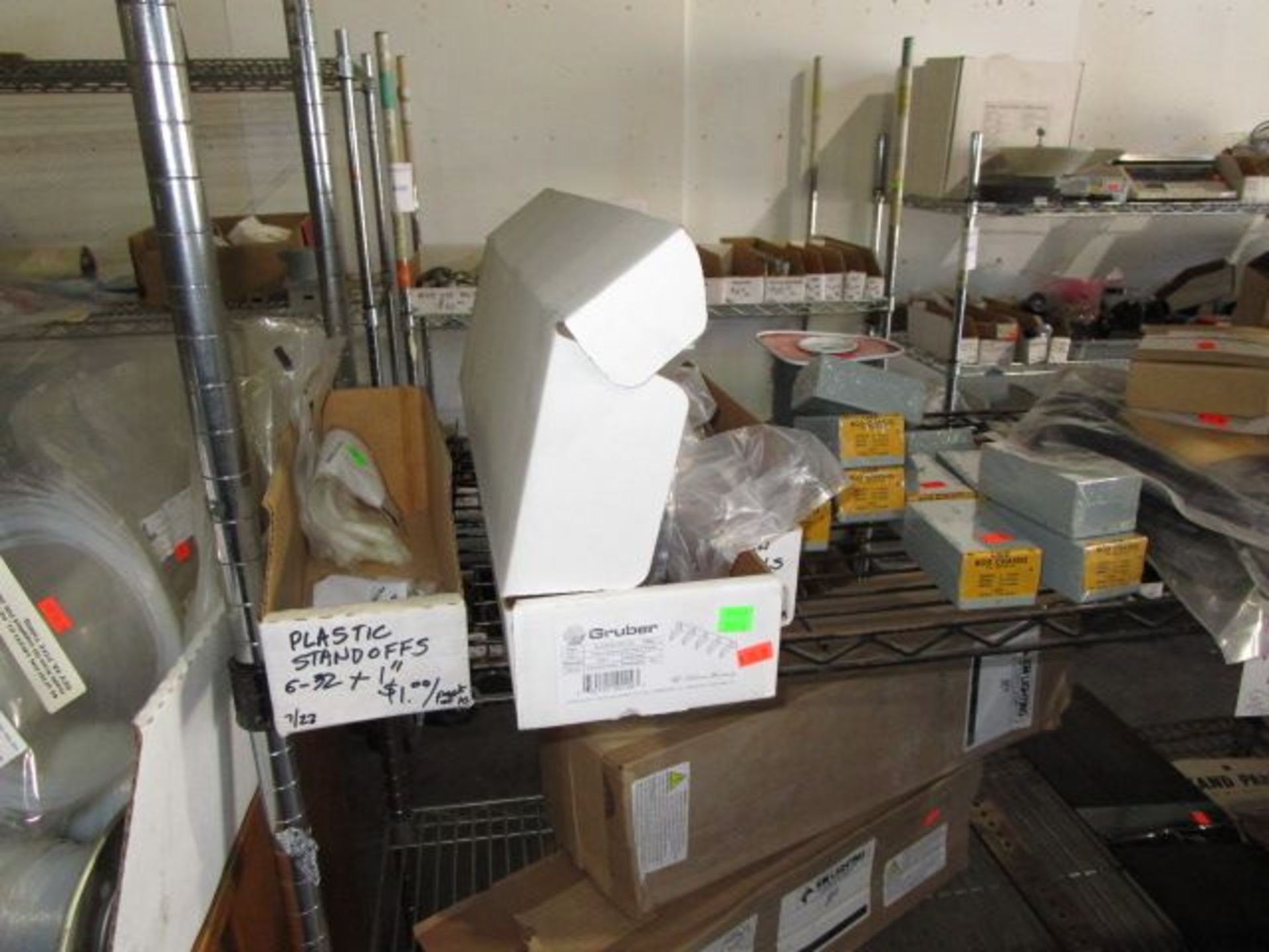 SHELVING UNIT OF CORD/ROPE, BOX OF CHASSIS, PLASTIC FITTINGS - Image 3 of 9