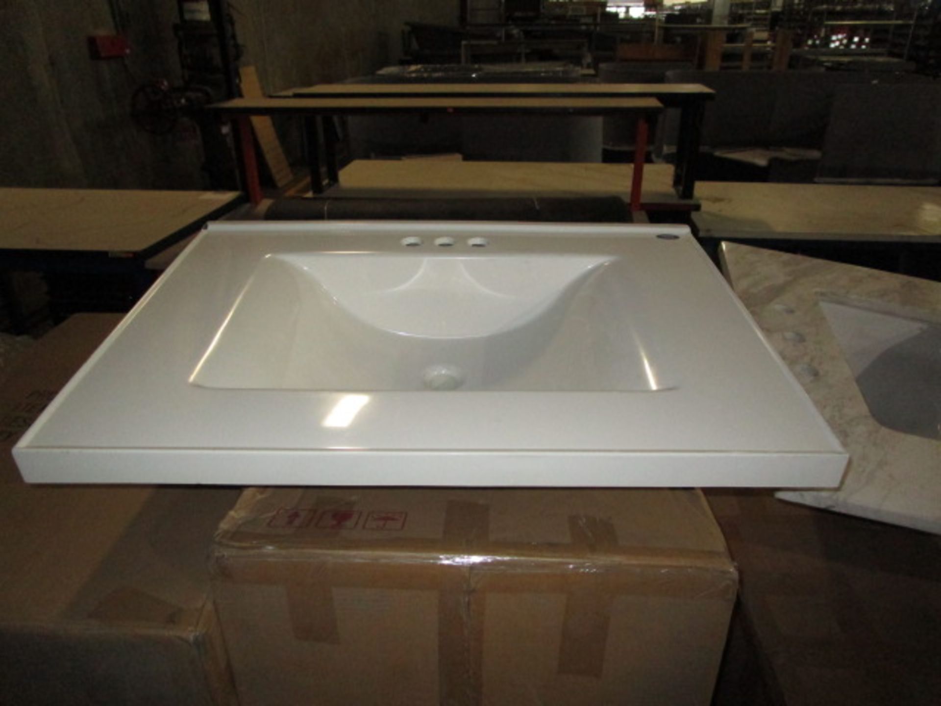 PALLET OF SINKS - Image 2 of 4