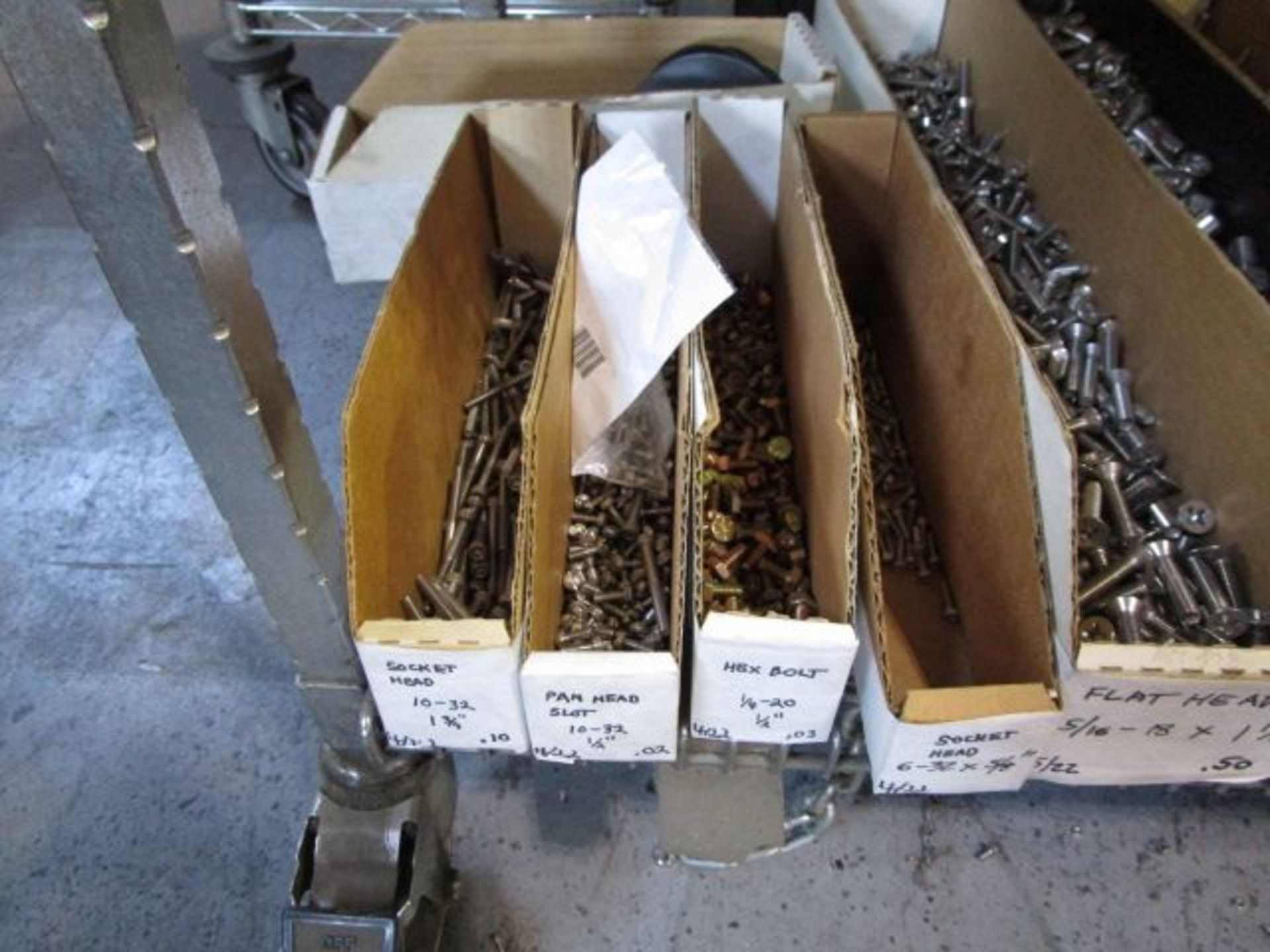 SHELVING UNIT OF ASSORTMENT OF WASHERS AND SCREWS - Image 8 of 10