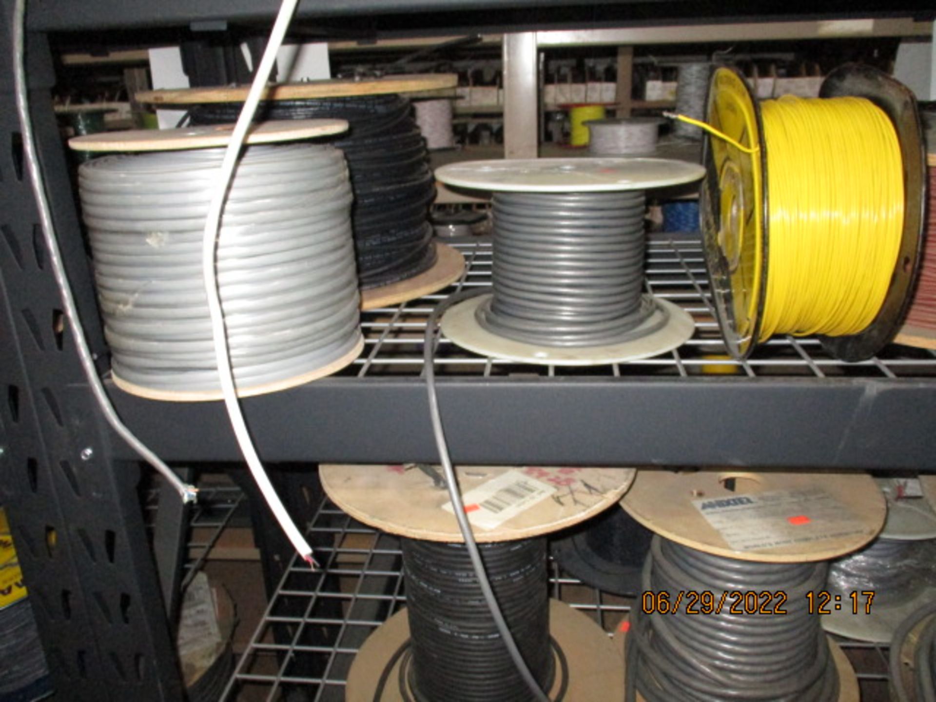 CONTENTS OF SHELVING UNIT CONSISTING OF ASSORTMENT OF CABLE/WIRE - Image 5 of 10